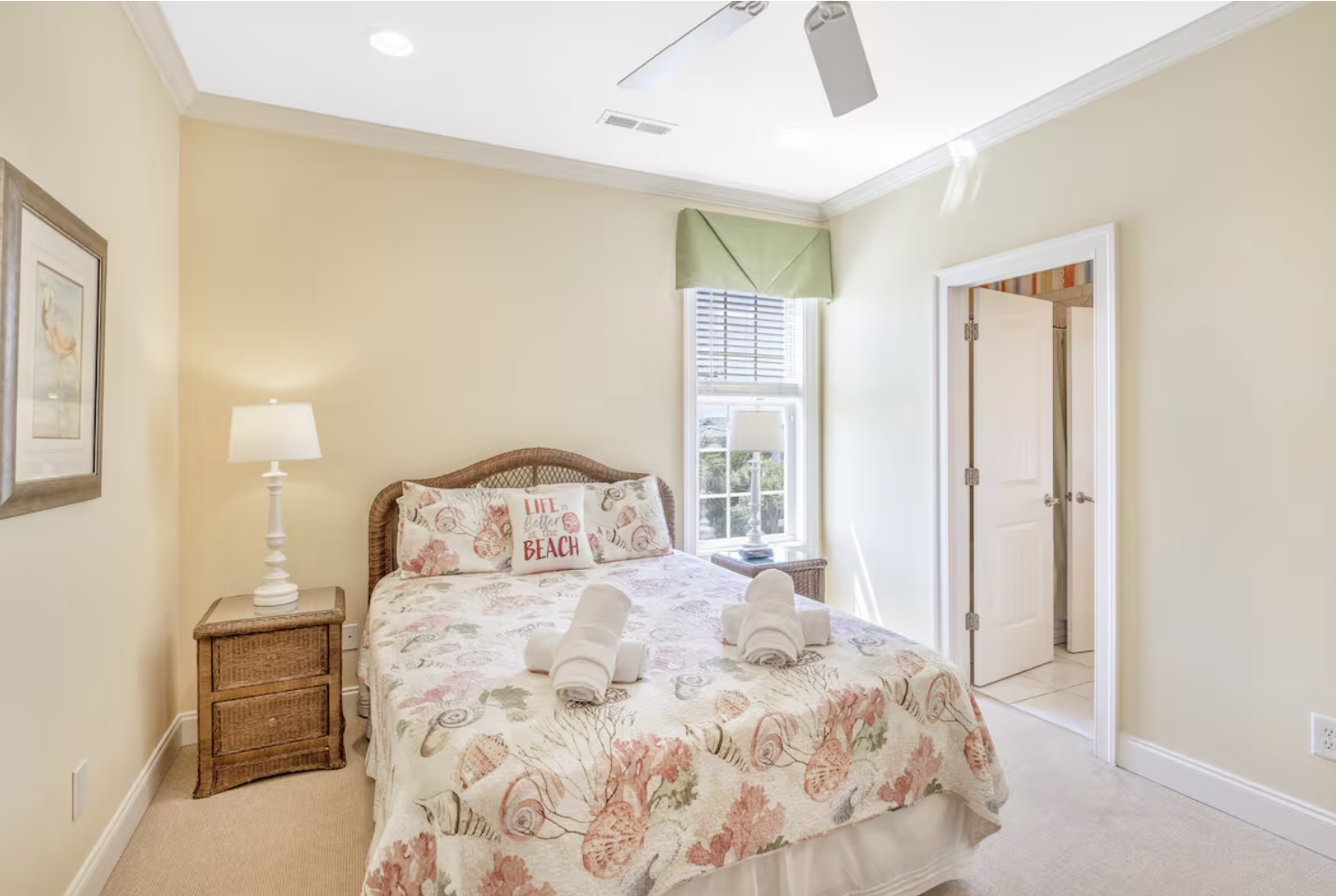 A4 Queen: Shared Bathroom (2nd Floor)