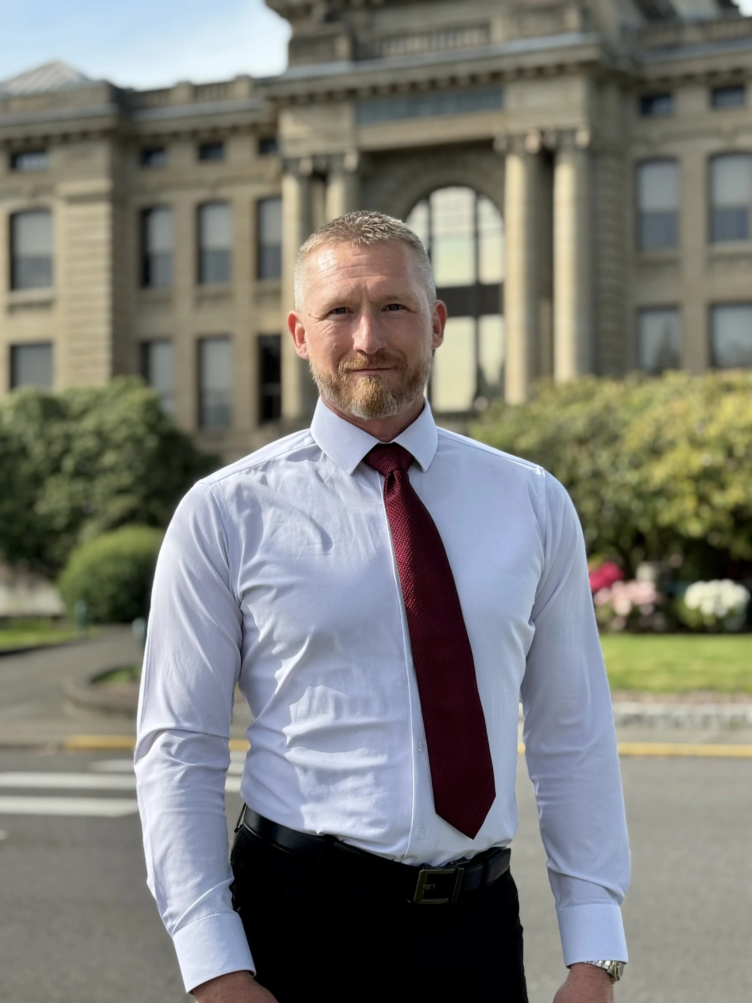 Ed Welter in front of courthouse