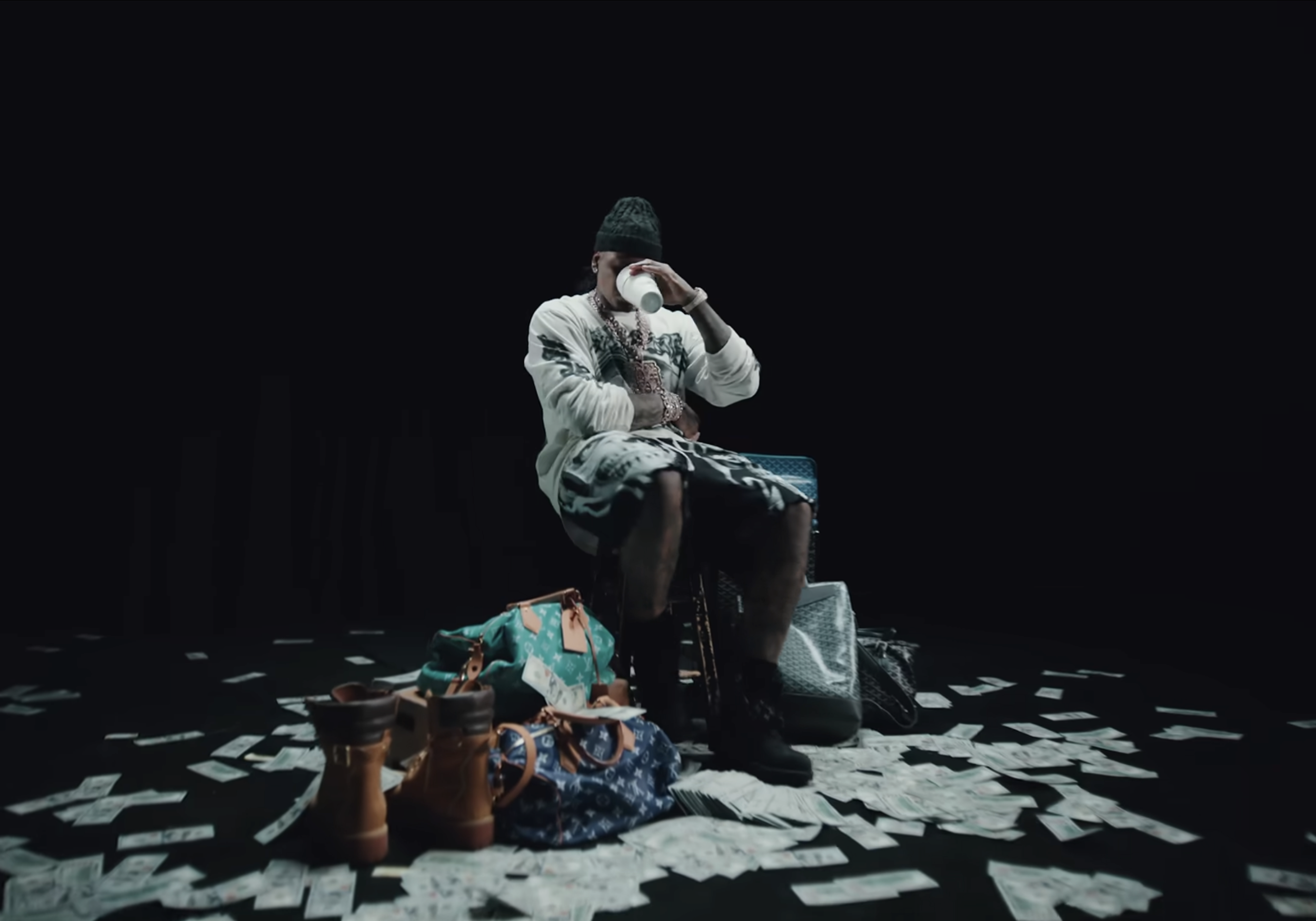 Moneybagg Yo - Close The Door (Official Music Video)