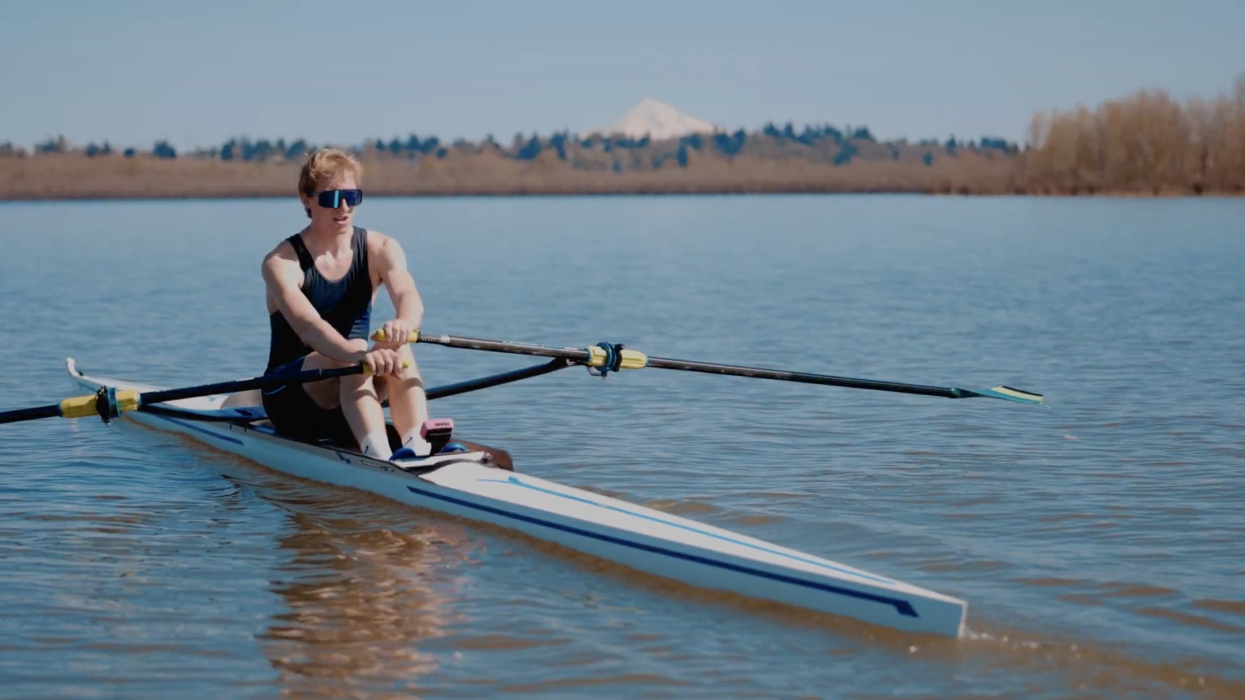 rower-on-river-pdx.png