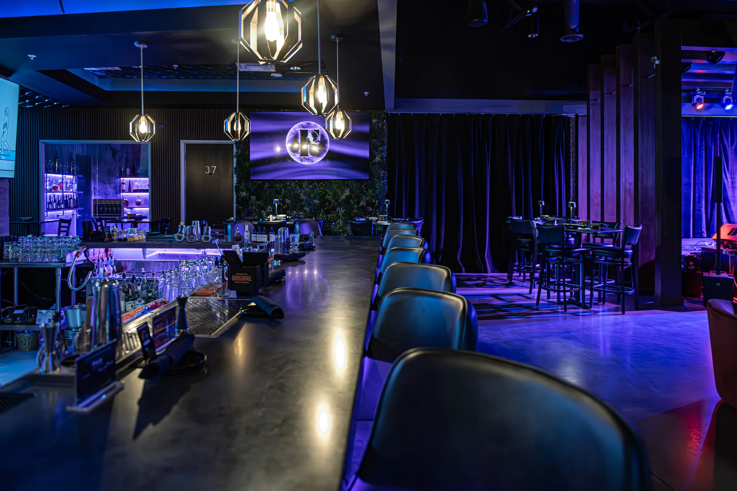Best Lounge for Private Events in Chandler | VYBE