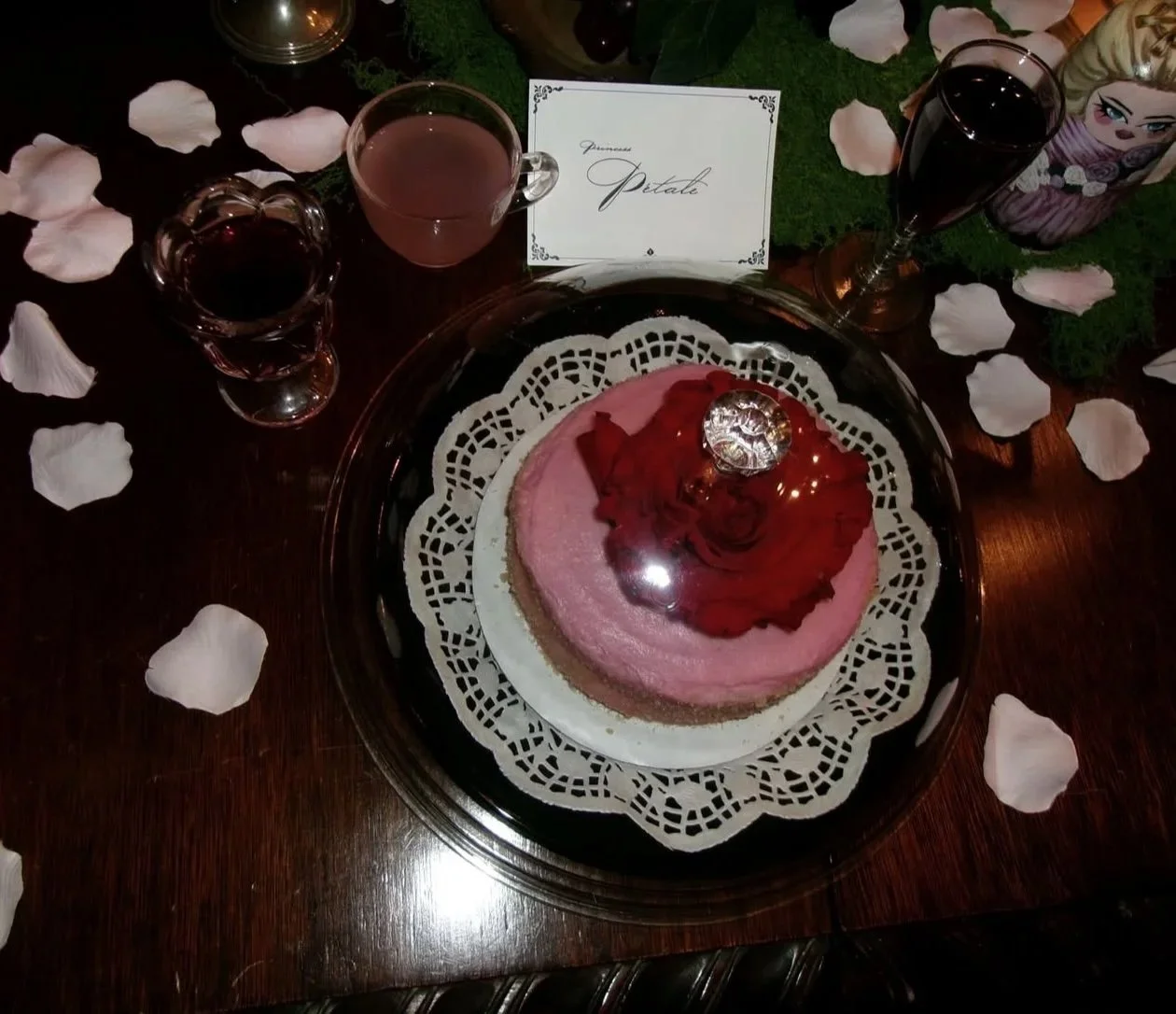 LOOK 1, VANILLA ROSÈ POUND CAKE