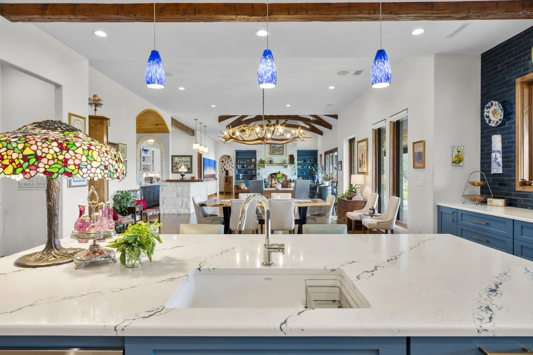 Home-Medina-Texas-CustomHome-Kitchen-cover photo.jpg
