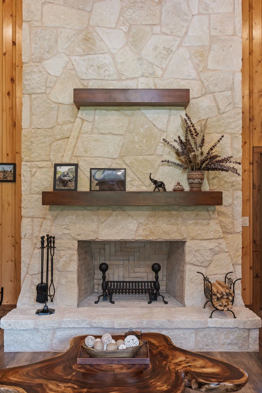 CustomHome_Details_SpecialProjects_MedinaTexas_2.jpg