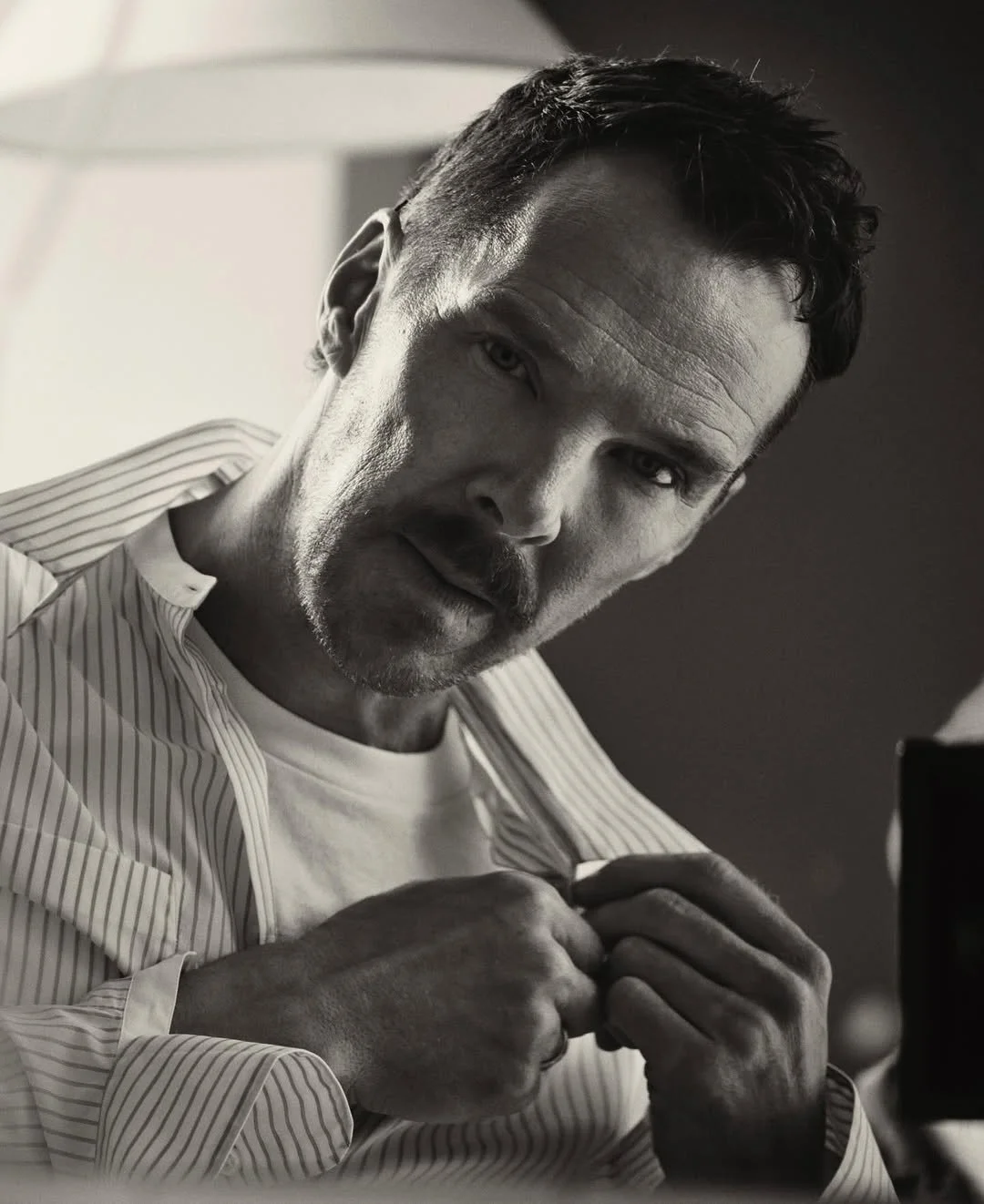 Benedict Cumberbatch photographed by Gregory Harris @gstyles for the new ICON 98.“When art catch-2.jpg