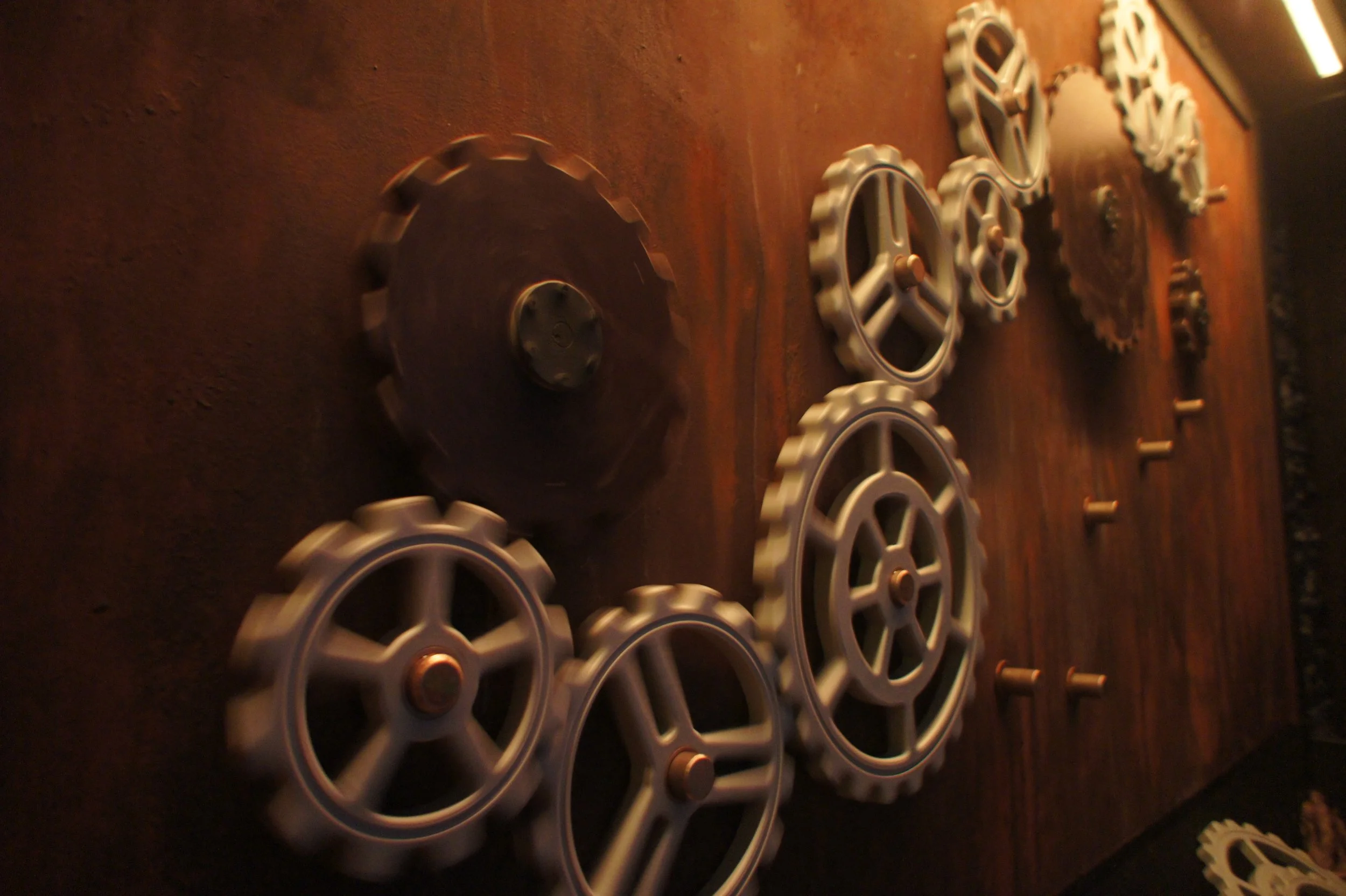 5 Wits Gear Wall