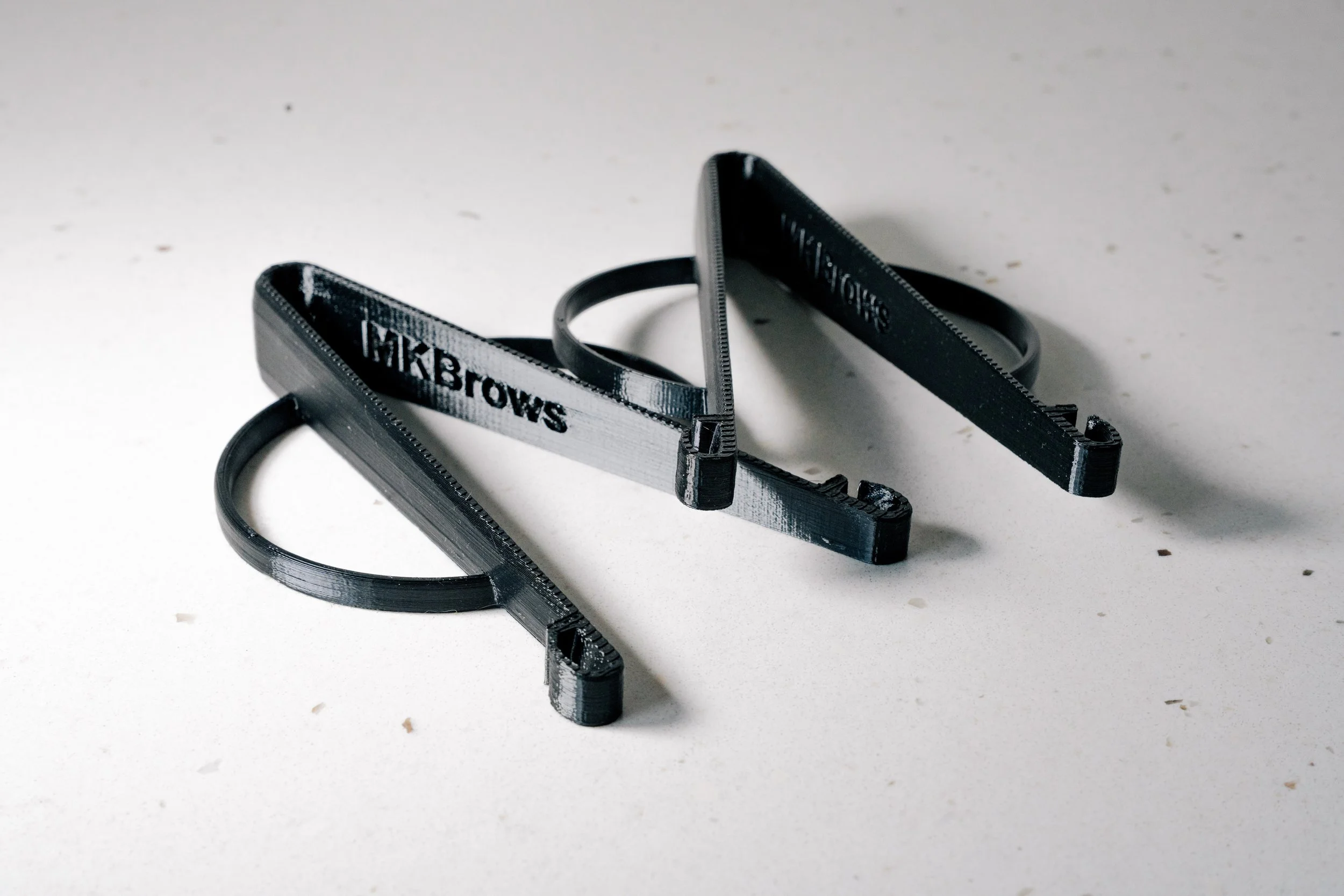 MKBrows tööriist kulmude niiditamiseks