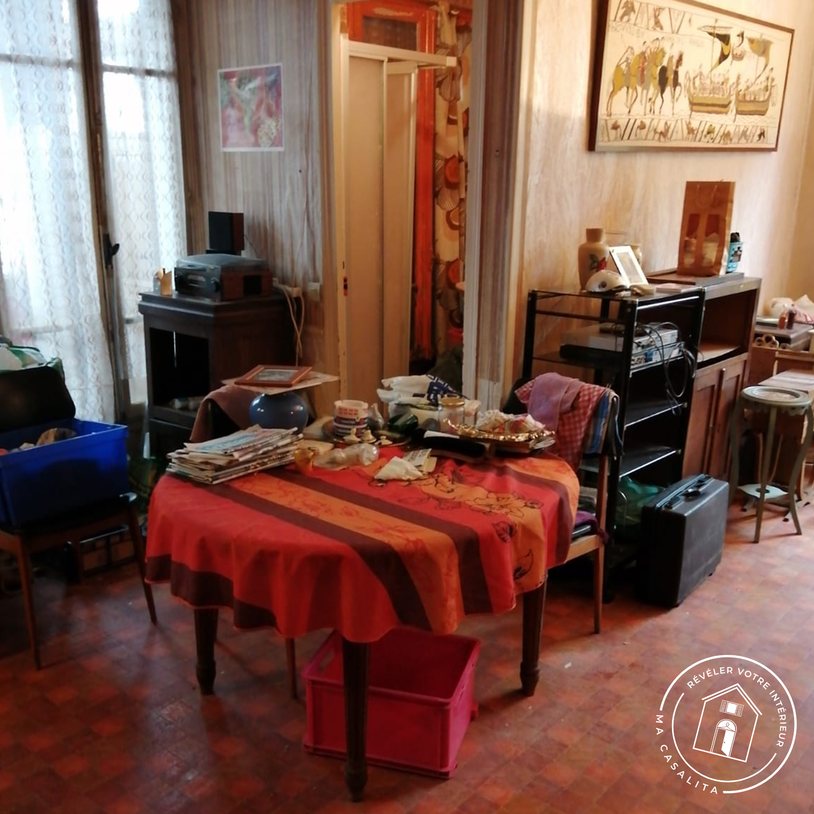 Salon, vue gauche — avant rénovation
