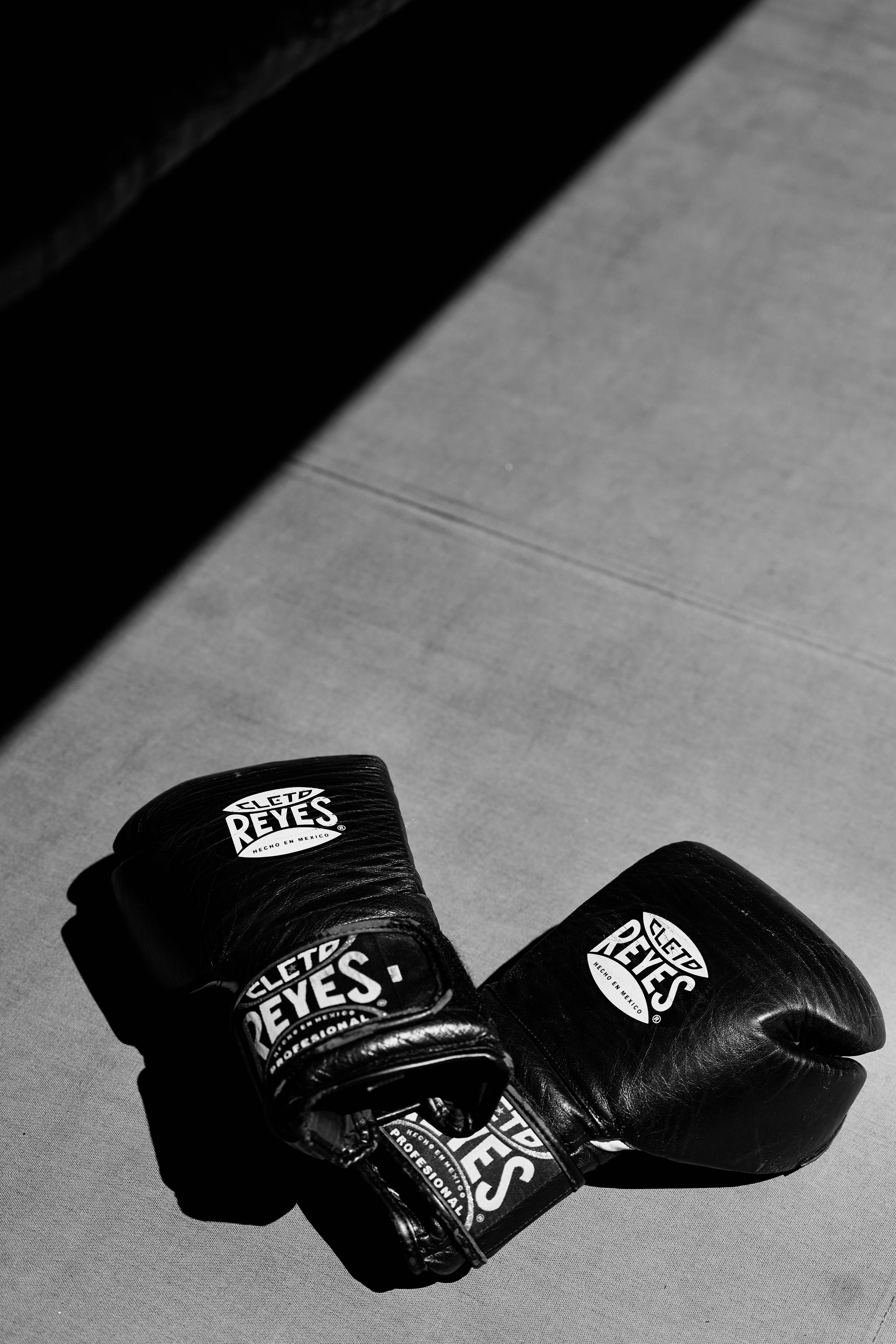 Cleto Reyes gloves in the ring at 37 Boxing Club in Tsawwassen BC