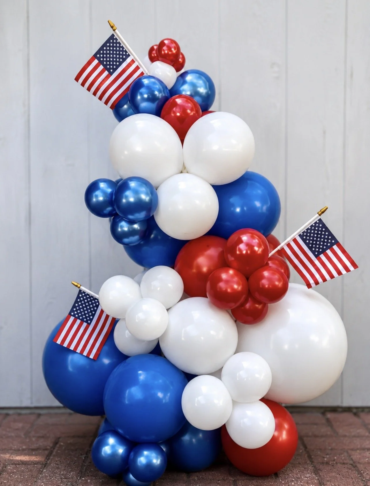 Grab and Go Balloon Garland.jpg