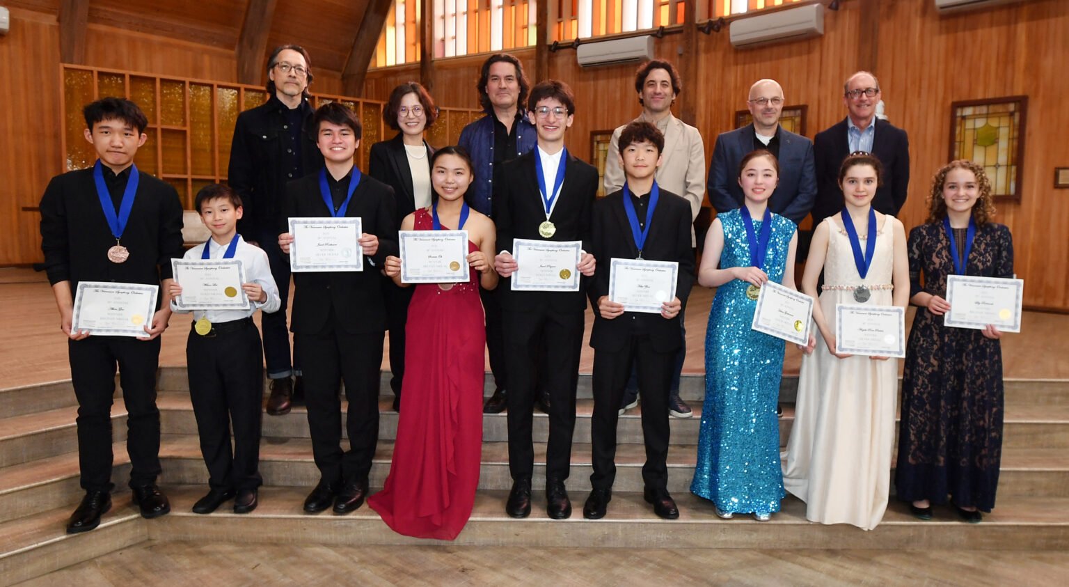 All-Competitors-with-judges-1536x843.jpg