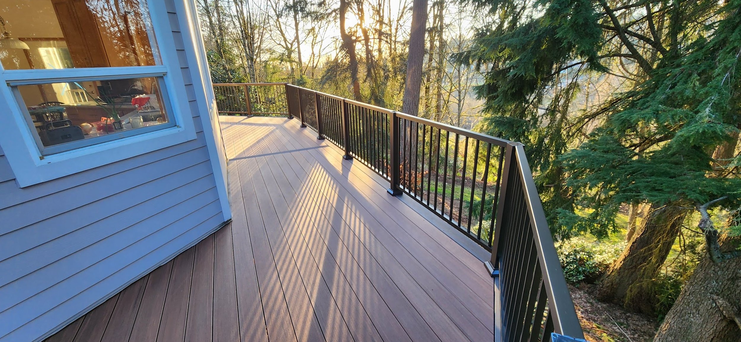 Bellevue, WA. TimberTech deck with Metal railing