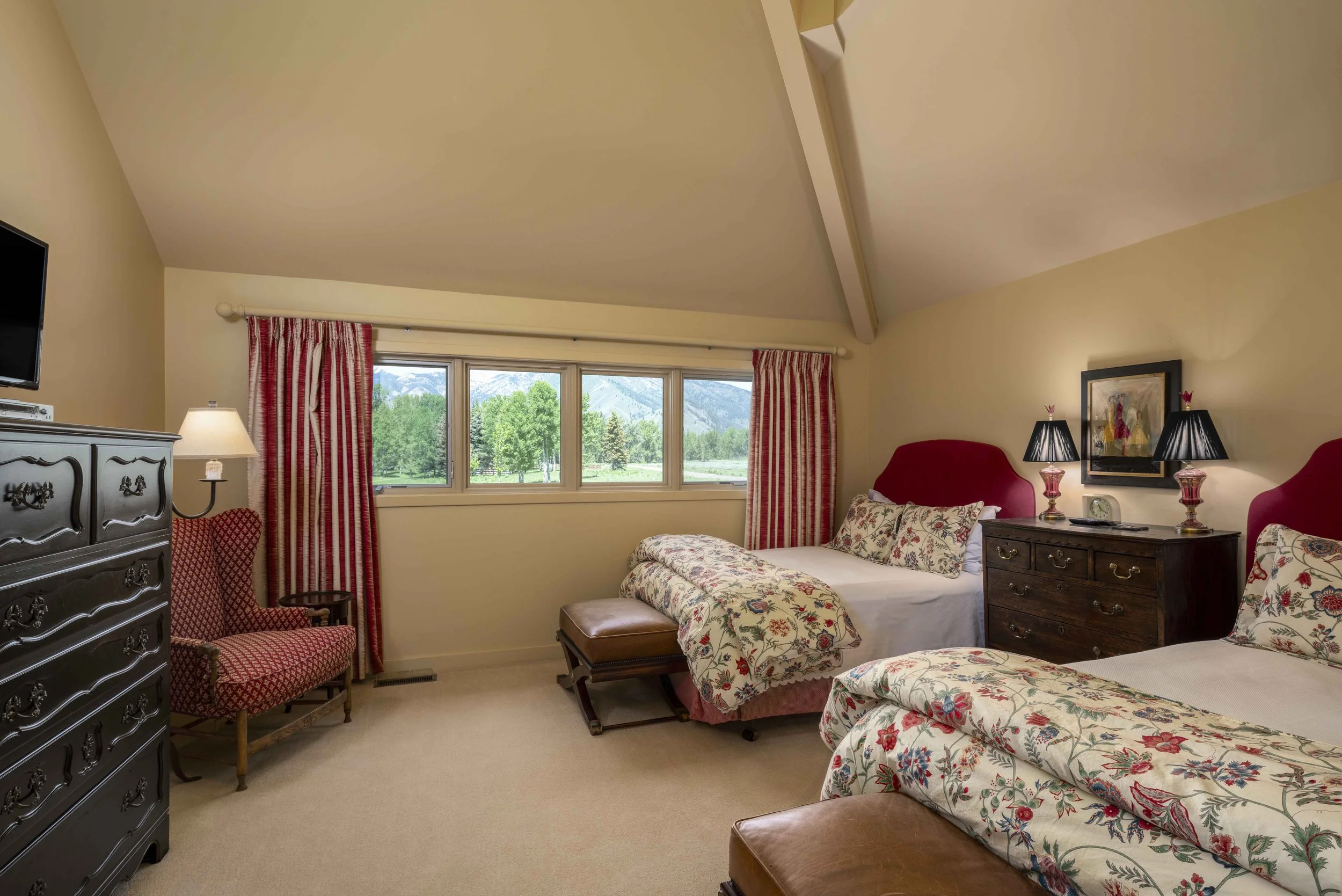 13505 HWY 75 - Ground - 188-Edit.jpg