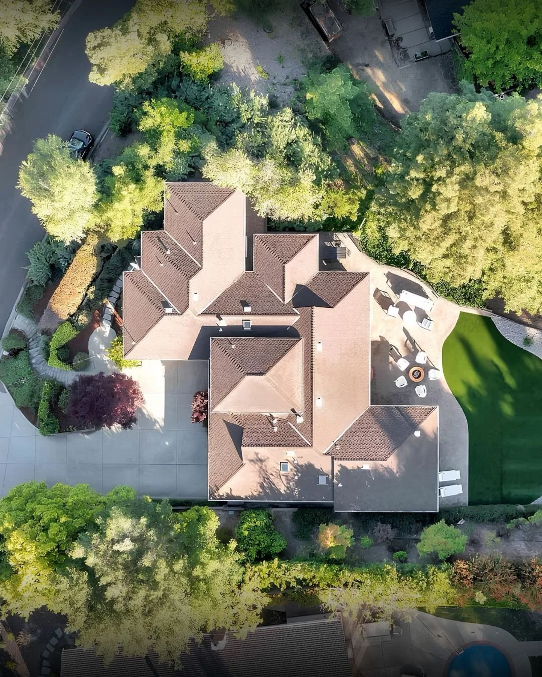 Just Sold in Burton Valley! 🏡✨

3196 Lucas Circle is officially sold!

Set on nearly half an acre in one of Lafayette&rsquo;s most sought-after neighborhoods, this beautifully updated single-story home captured attention with its sweeping hill views