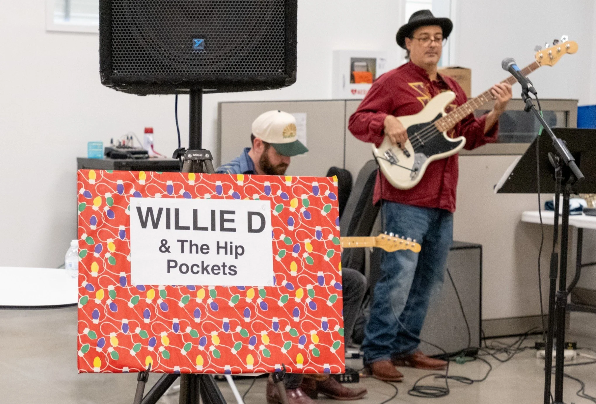 Musicians playing 2.jpg