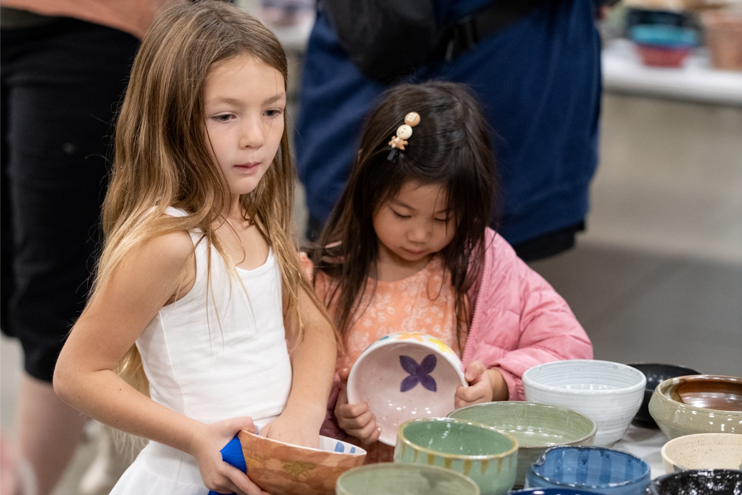 picking out bowls 10.jpg
