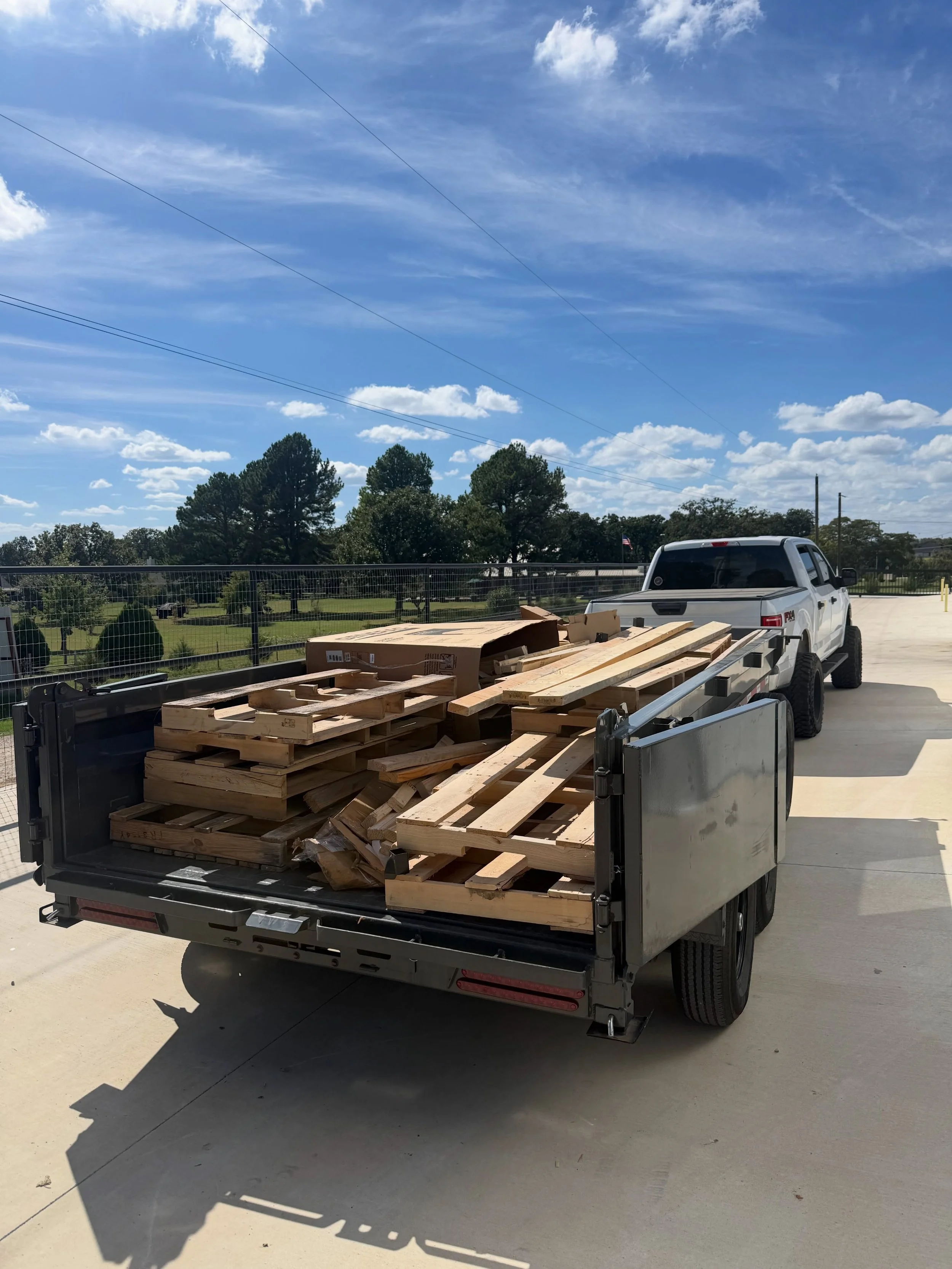 Storage unit cleanup and knocked out today. Pallets, cardboard, and leftover debris loaded up and hauled off so the space is ready to use again.

Fast, reliable junk removal across the DFW area. Message Golden Standard Junk Removal for a free quote a