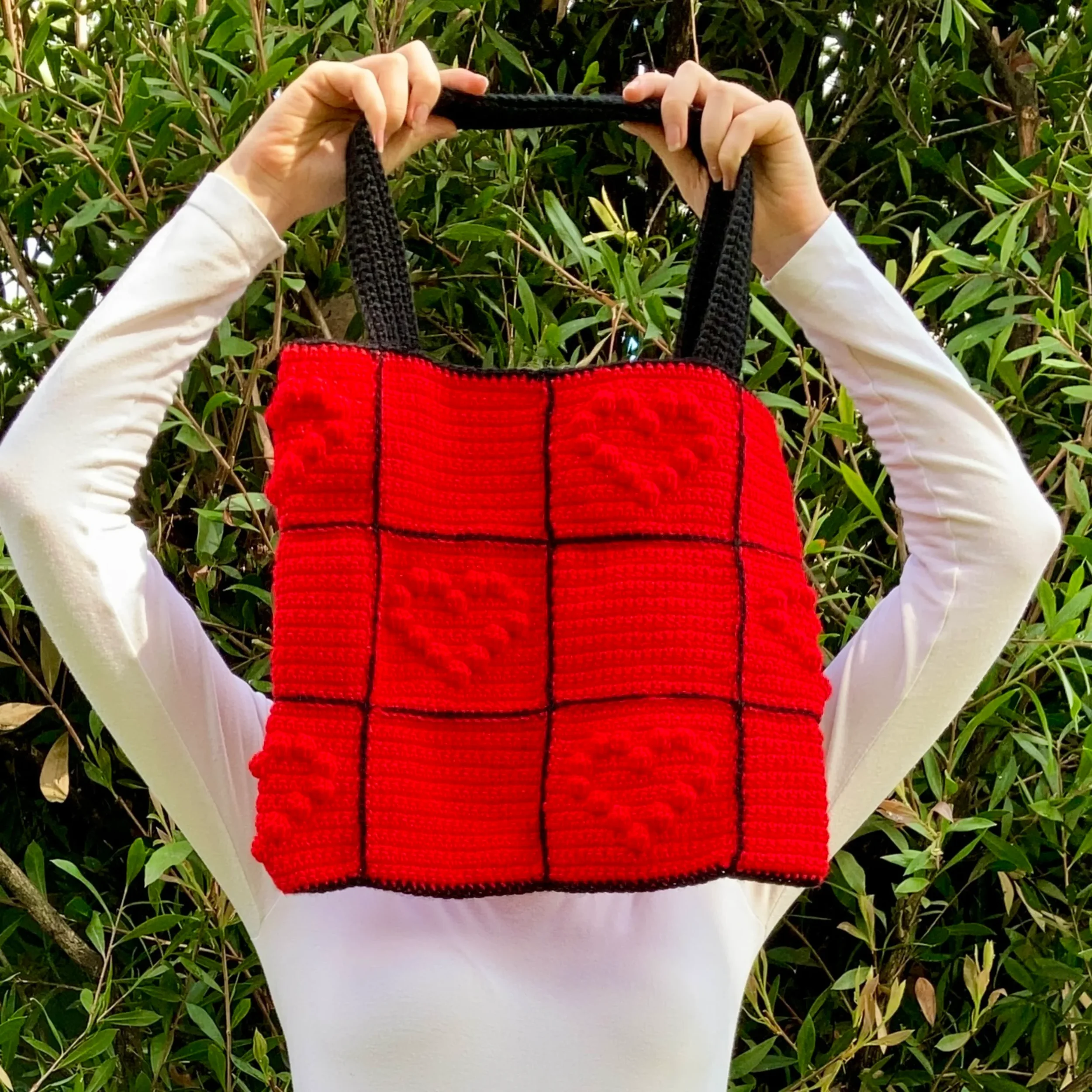 DW-Web-HeartTote-Hand.webp