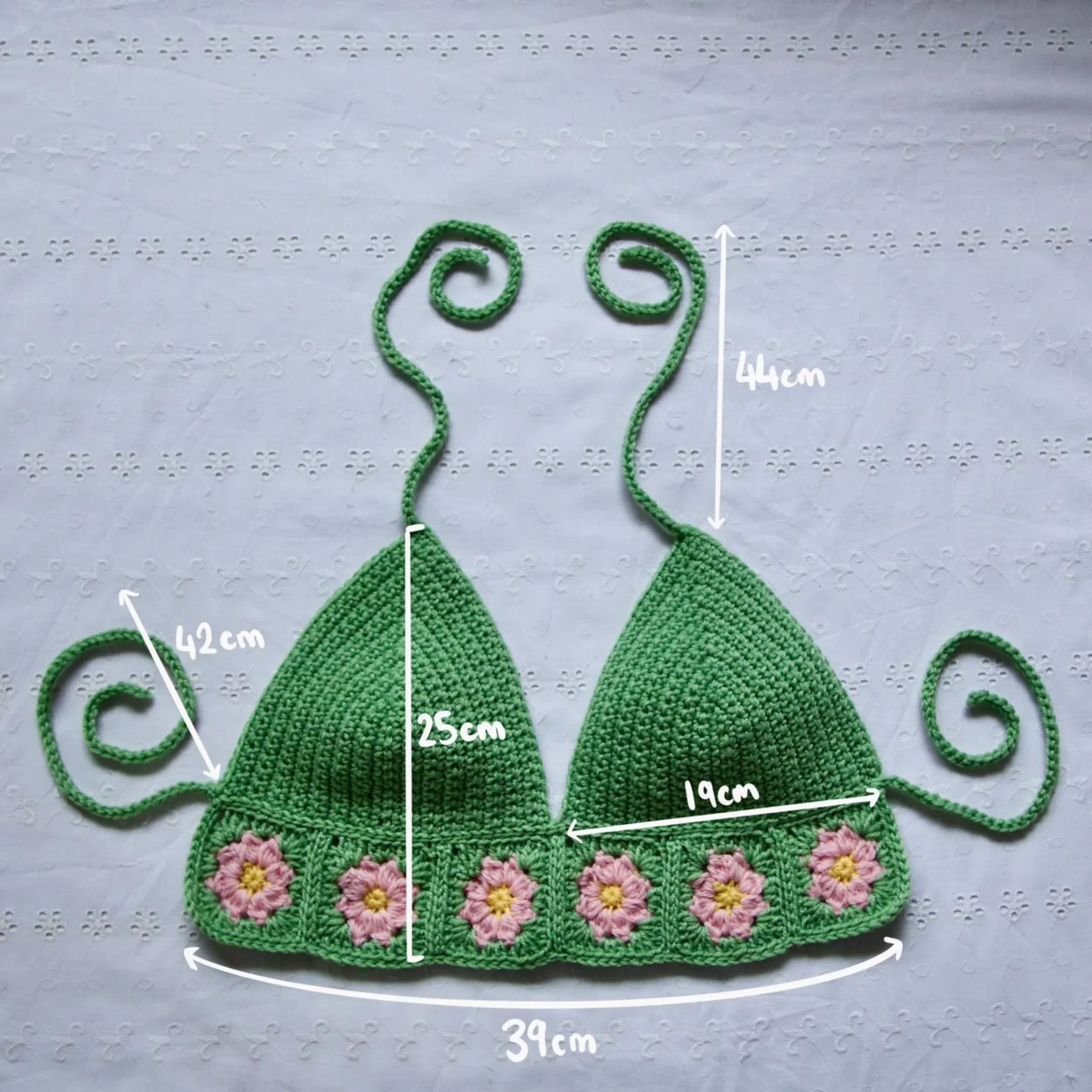 DW-Web-CrochetBralette-CherryMeasurements.webp