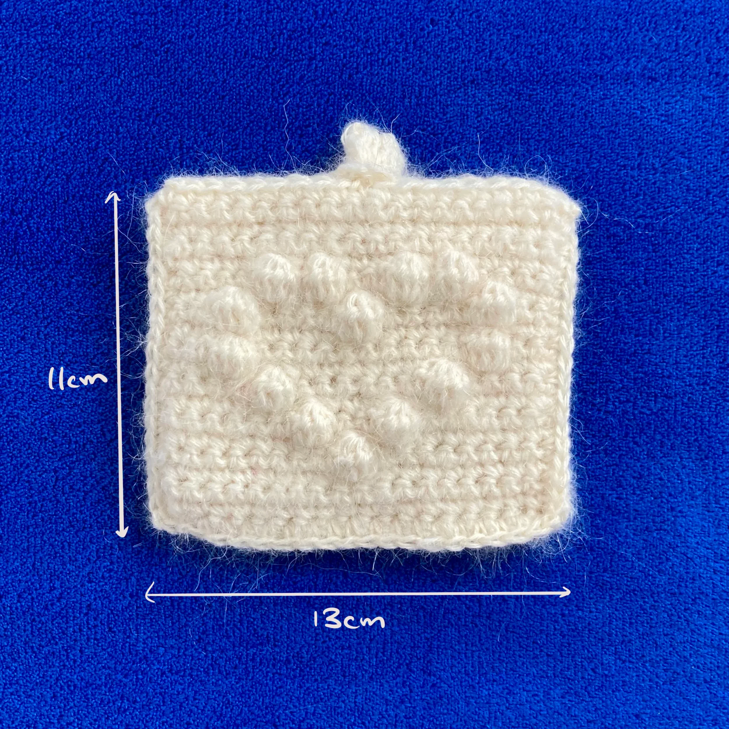 DW-Web-HeartClutch-RegularMeasurements.webp