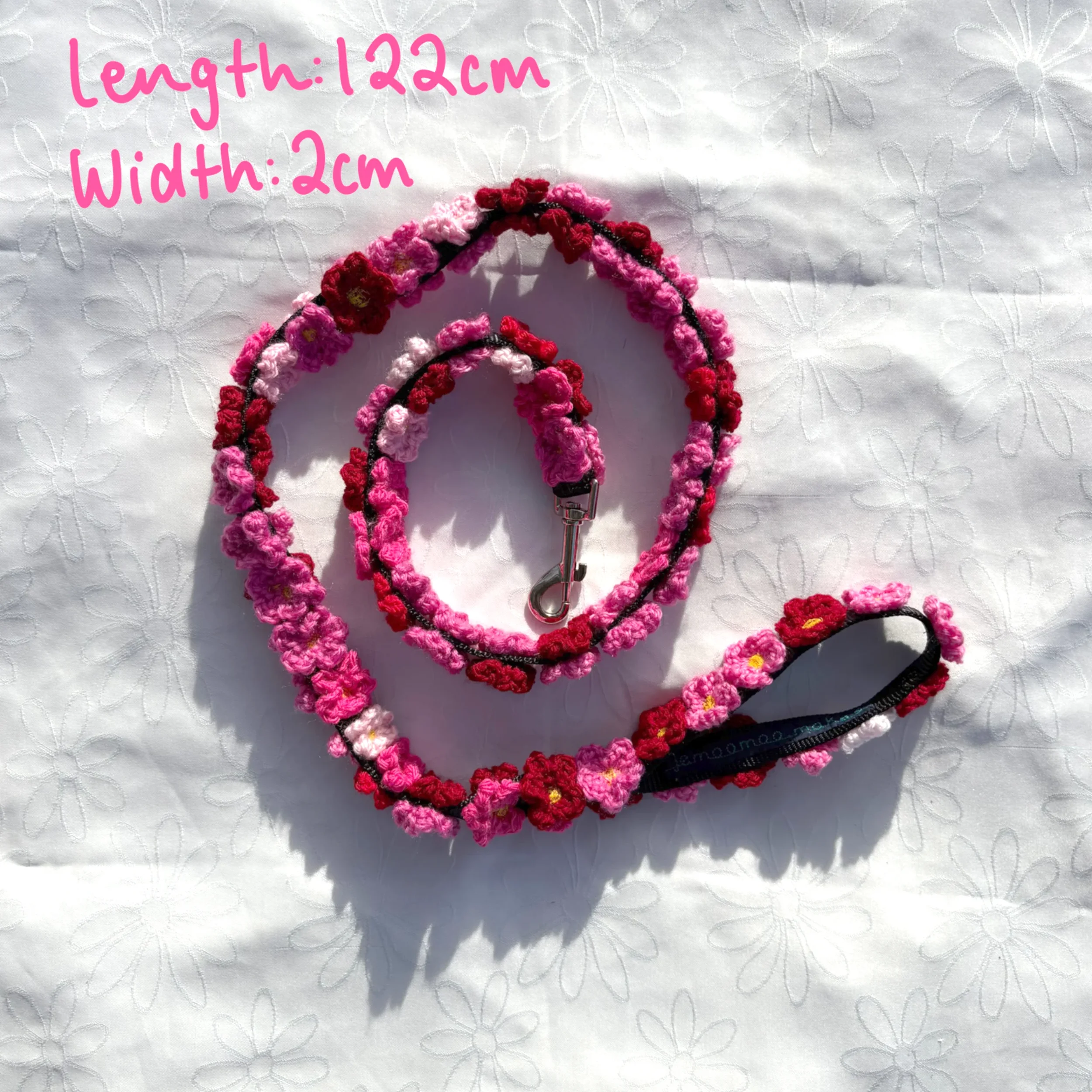 DW-Web-FlowerDogLeash-PinkMeasurements.webp