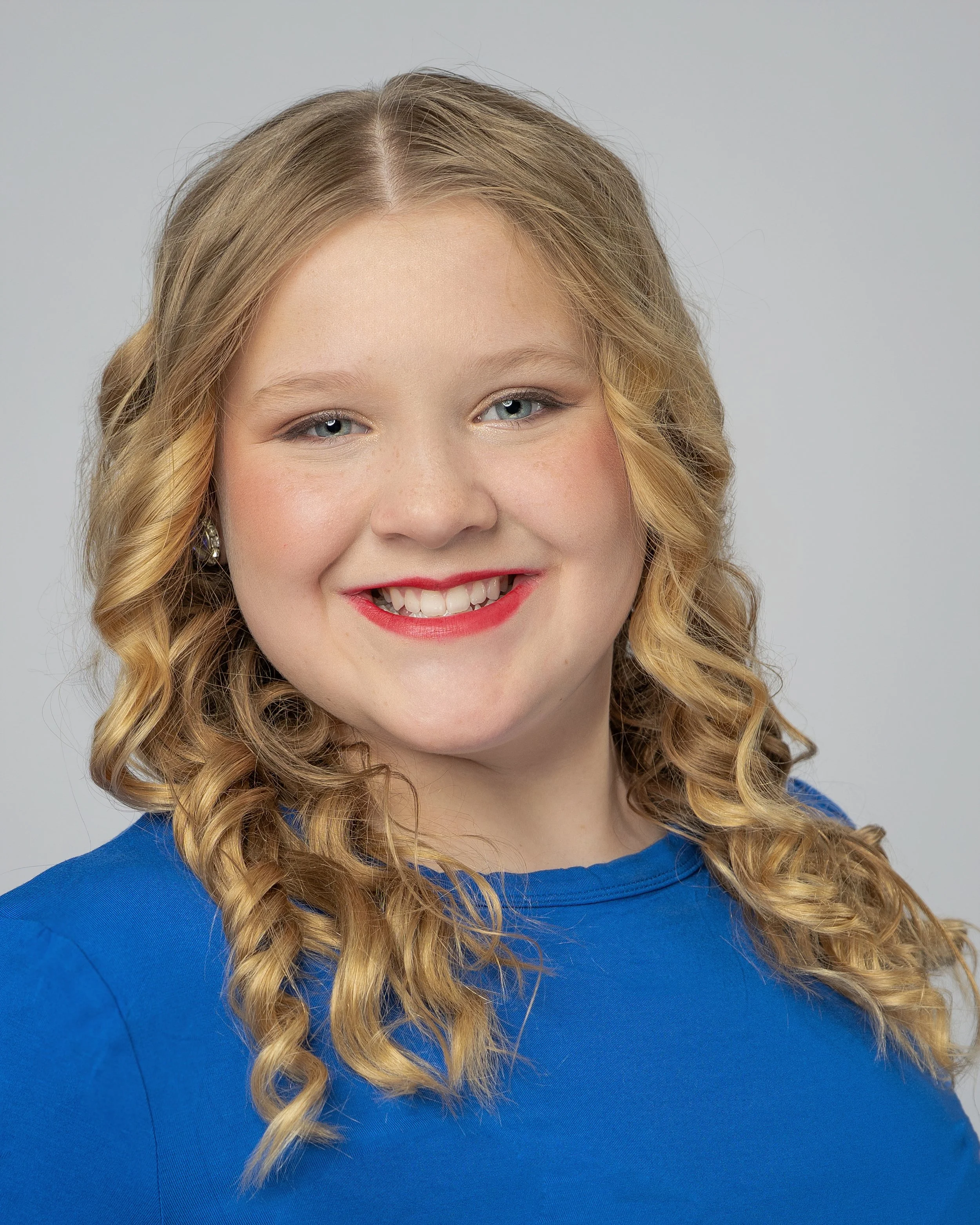 HEADSHOT-(1 of 1).jpg
