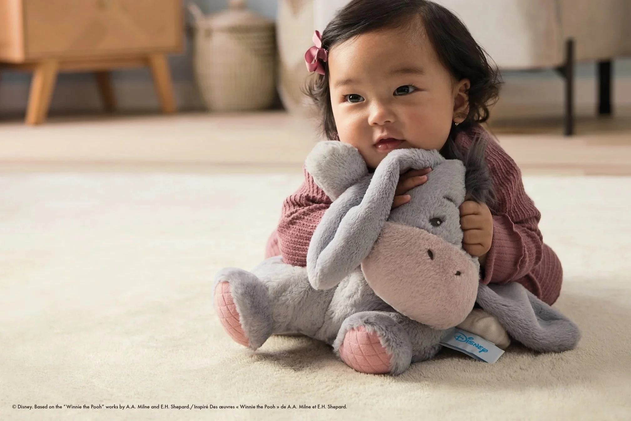 681147035577_20148897_12.5+Inch_Oh+So+Snuggly_Eeyore_GBL_Product_14.jpg