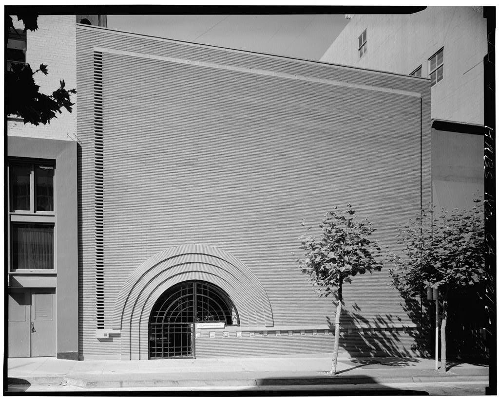 Frank Lloyd Wright: The Mousetrap, The Cat House and The Dog House