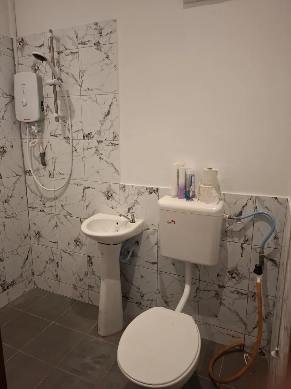 Luxury dorm - bathroom.jpeg