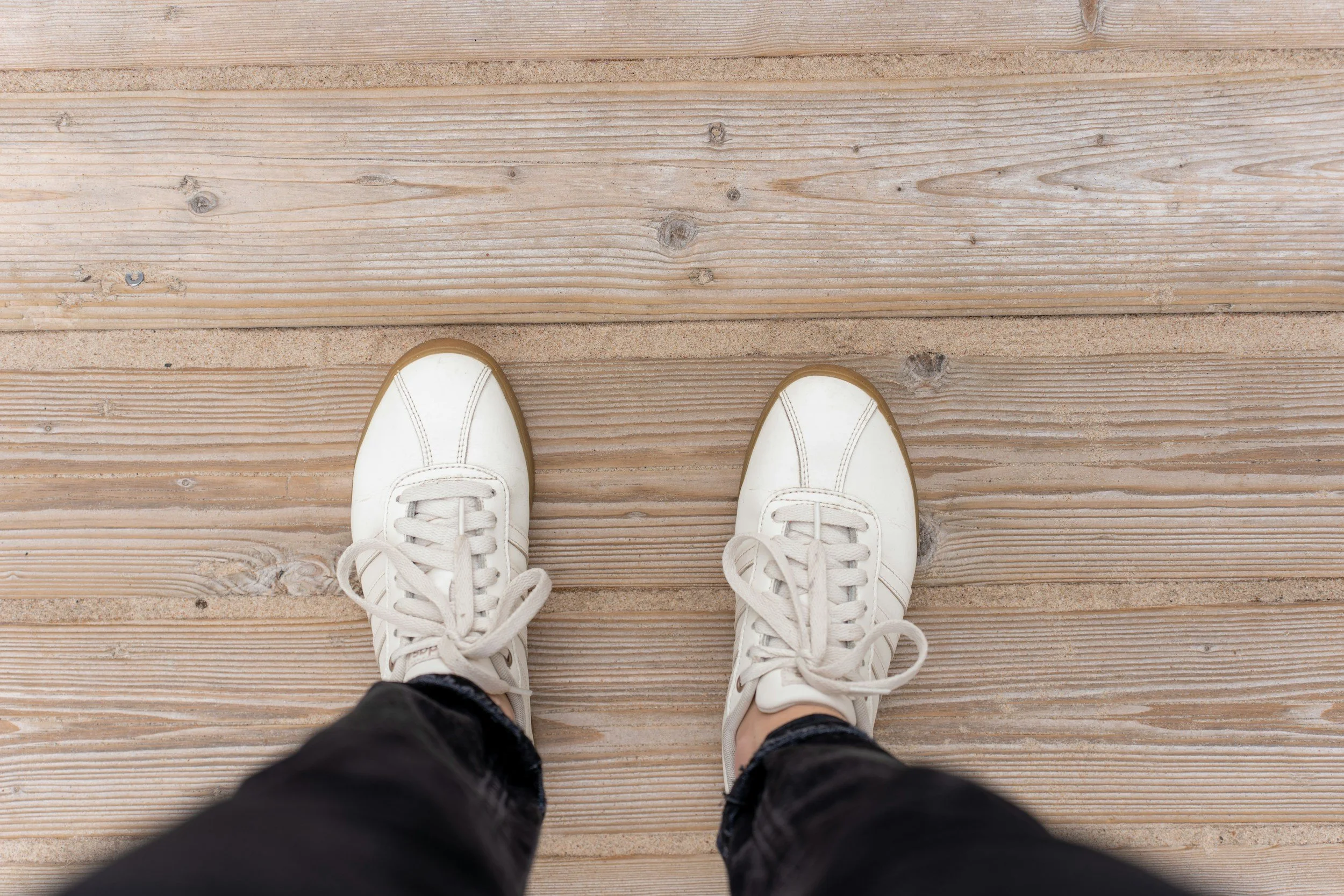 How to Inspect a Deck Build: What to Look For on Your Final Walkthrough