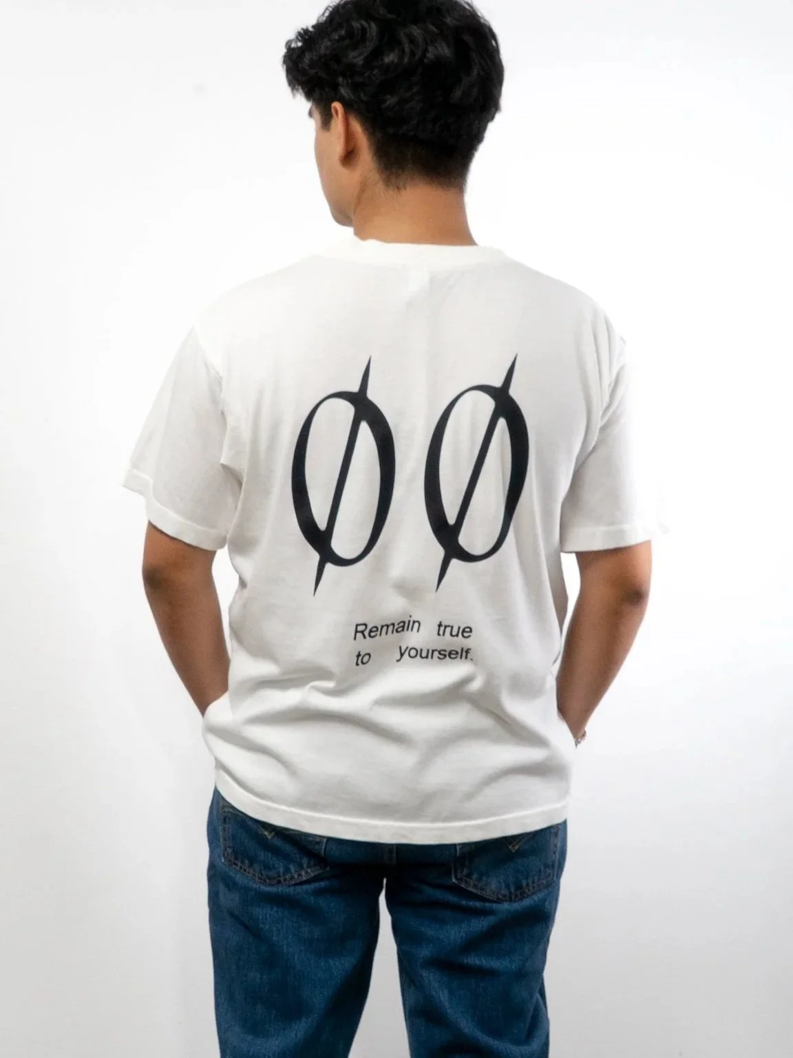 Model+White+00+Tee+11.jpg