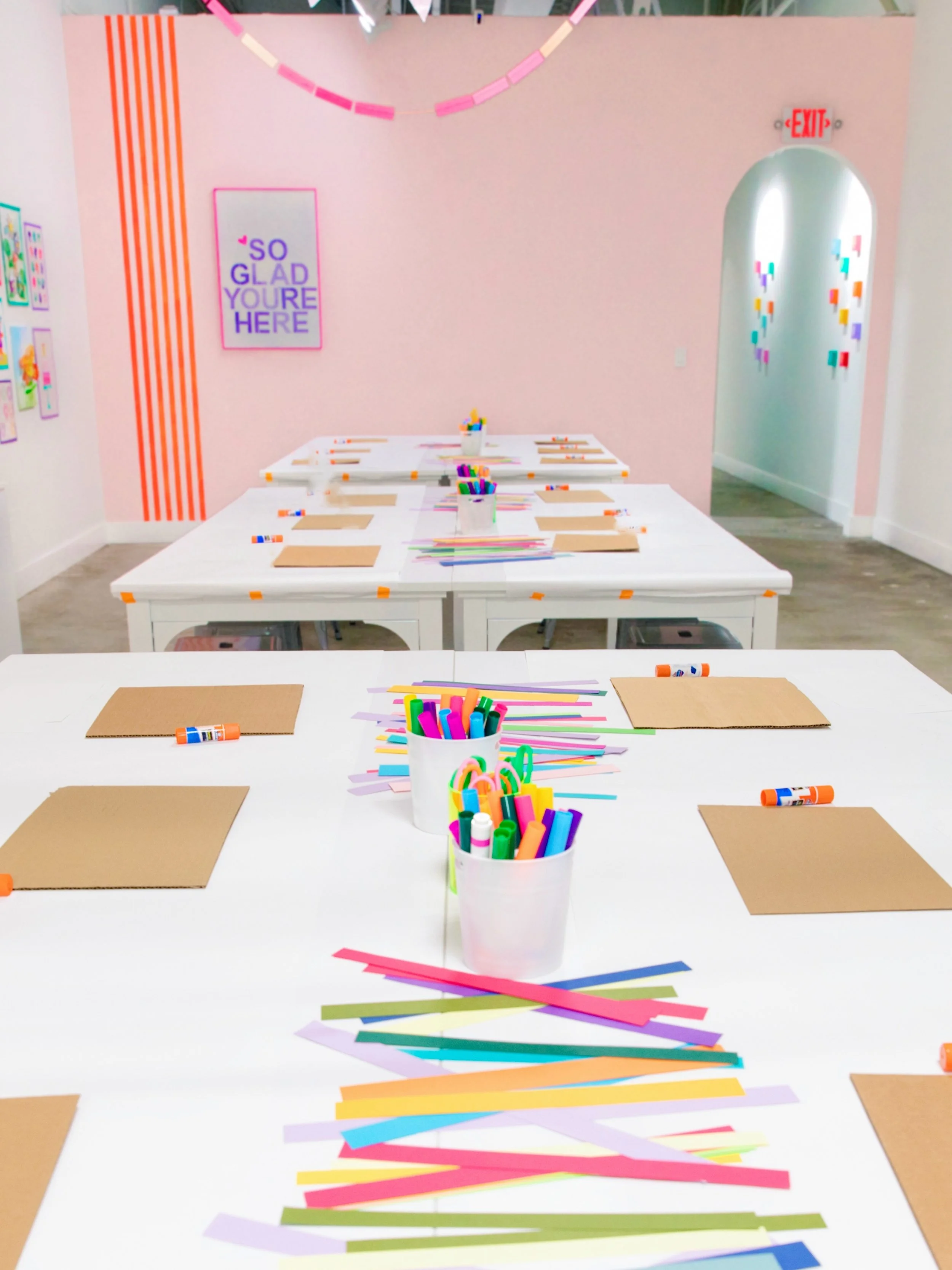 A little moment for the studio&hellip; ✨
Here&rsquo;s a peek inside our bright, creative space. Come say hello! We&rsquo;d love to show you around and chat for a bit.
You might want to stay and create or celebrate your upcoming event with us. 🎈🩵

#