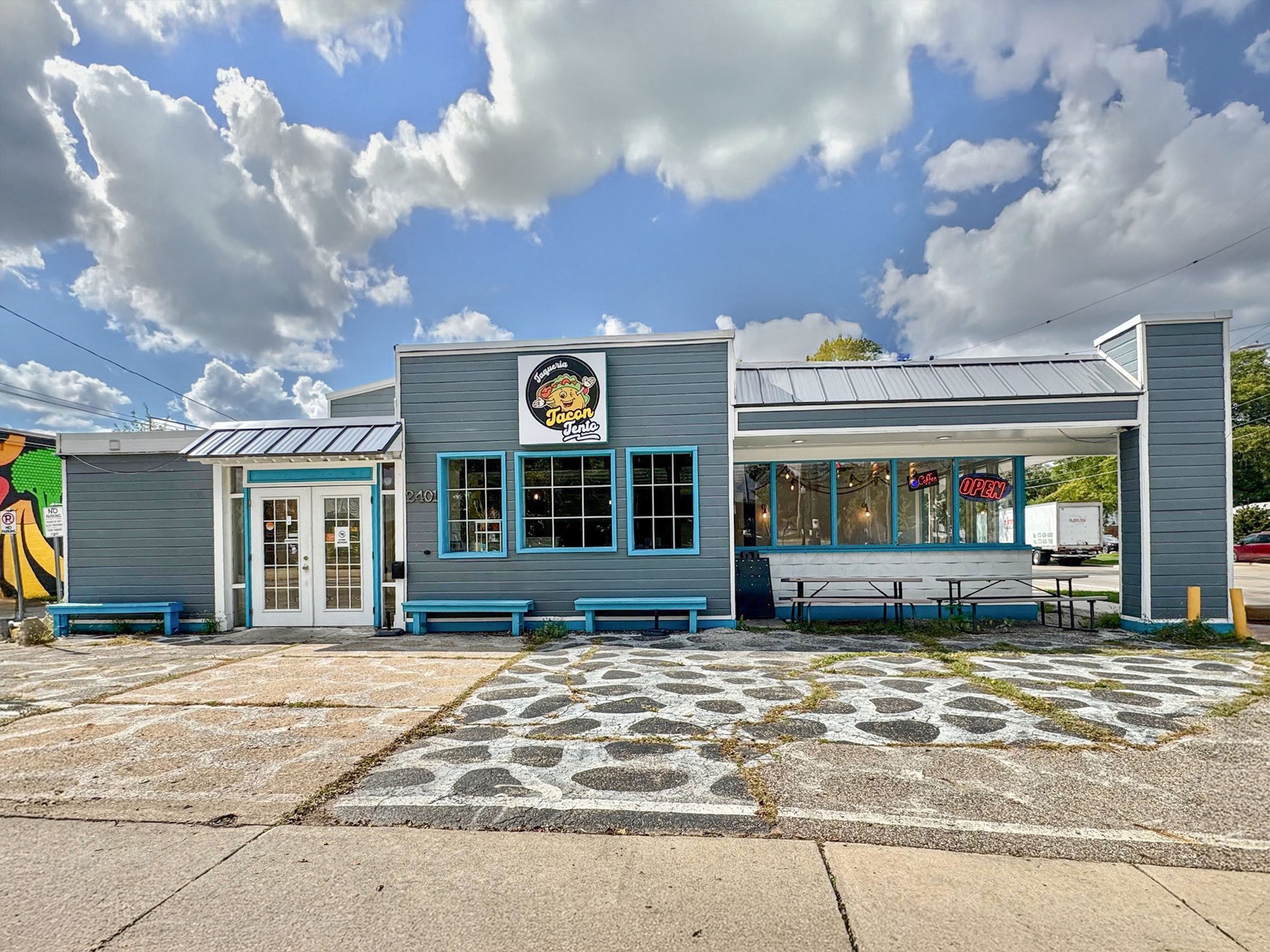 Front view of a commercial property for sale in the Alger Heights neighborhood of Grand Rapids, Michigan. Ideal opportunity for investors, business owners, or retail users seeking a high-visibility location.