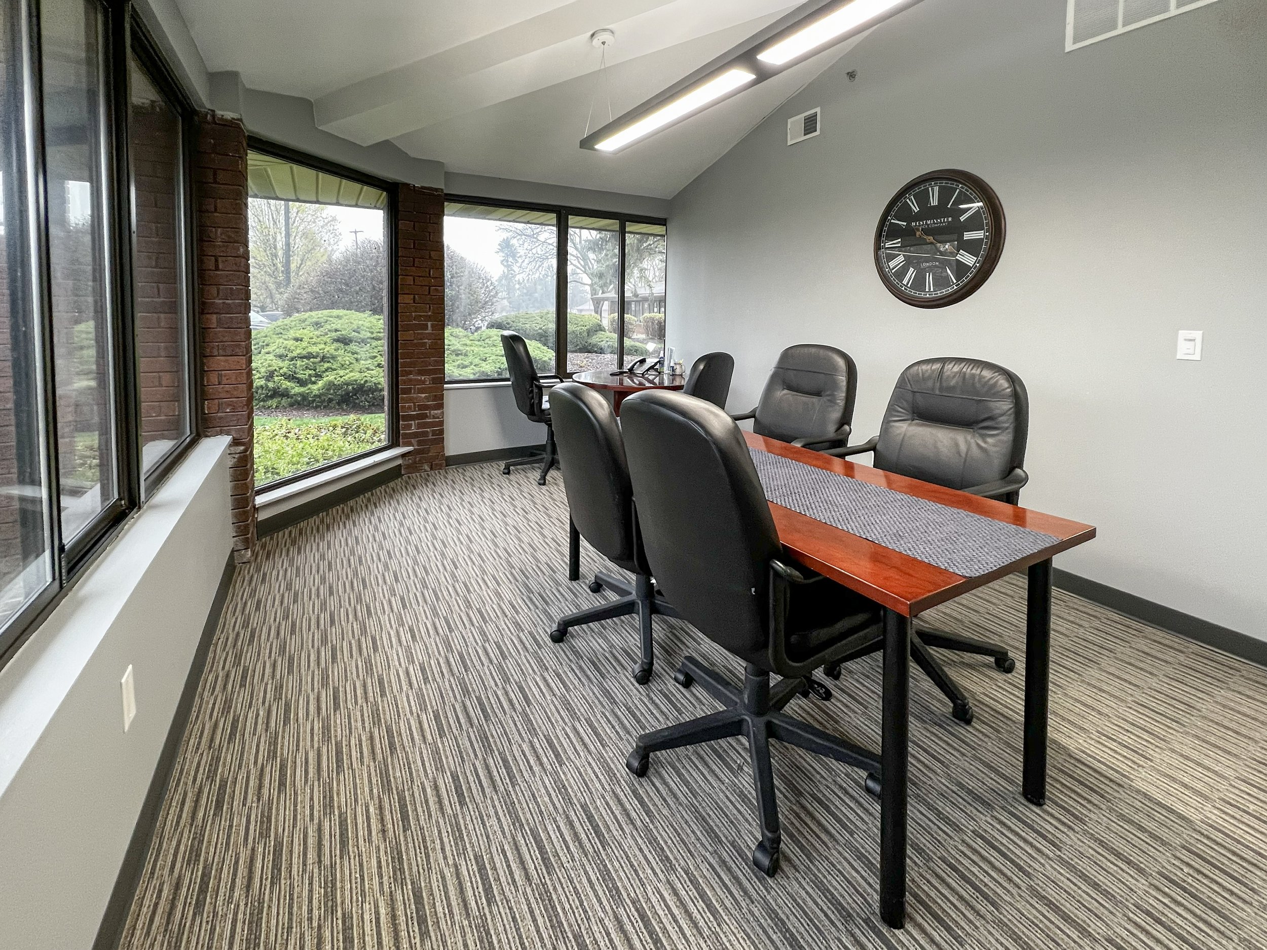 Interior workspace within an office suite available for lease at 751-771 Kenmoor Avenue SE in Grand Rapids, Michigan. Flexible commercial office space ideal for professional businesses.