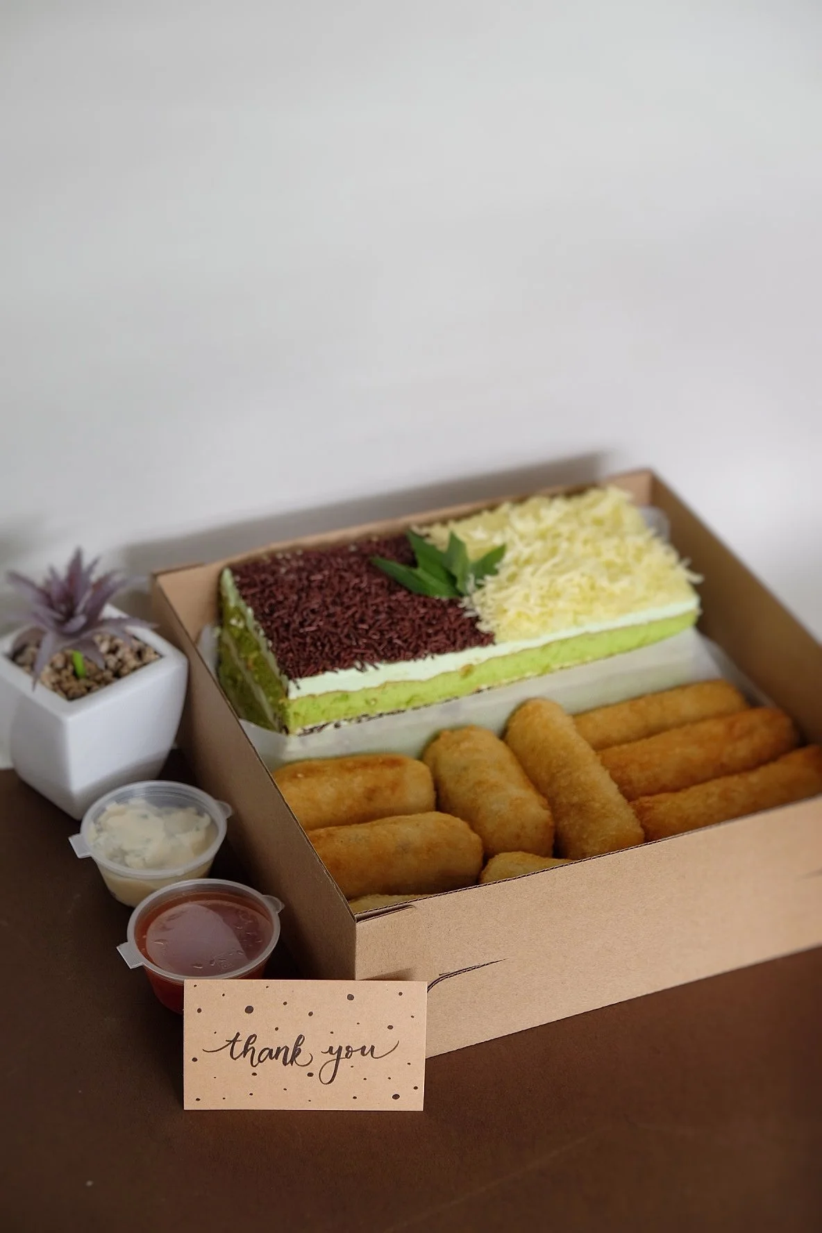 Pandan coklat keju and kroket risol.jpg