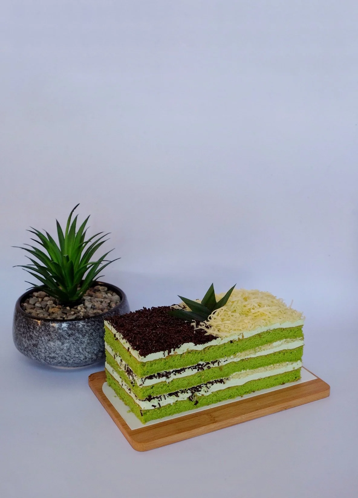 Bolu Pandan Coklat Keju.jpg