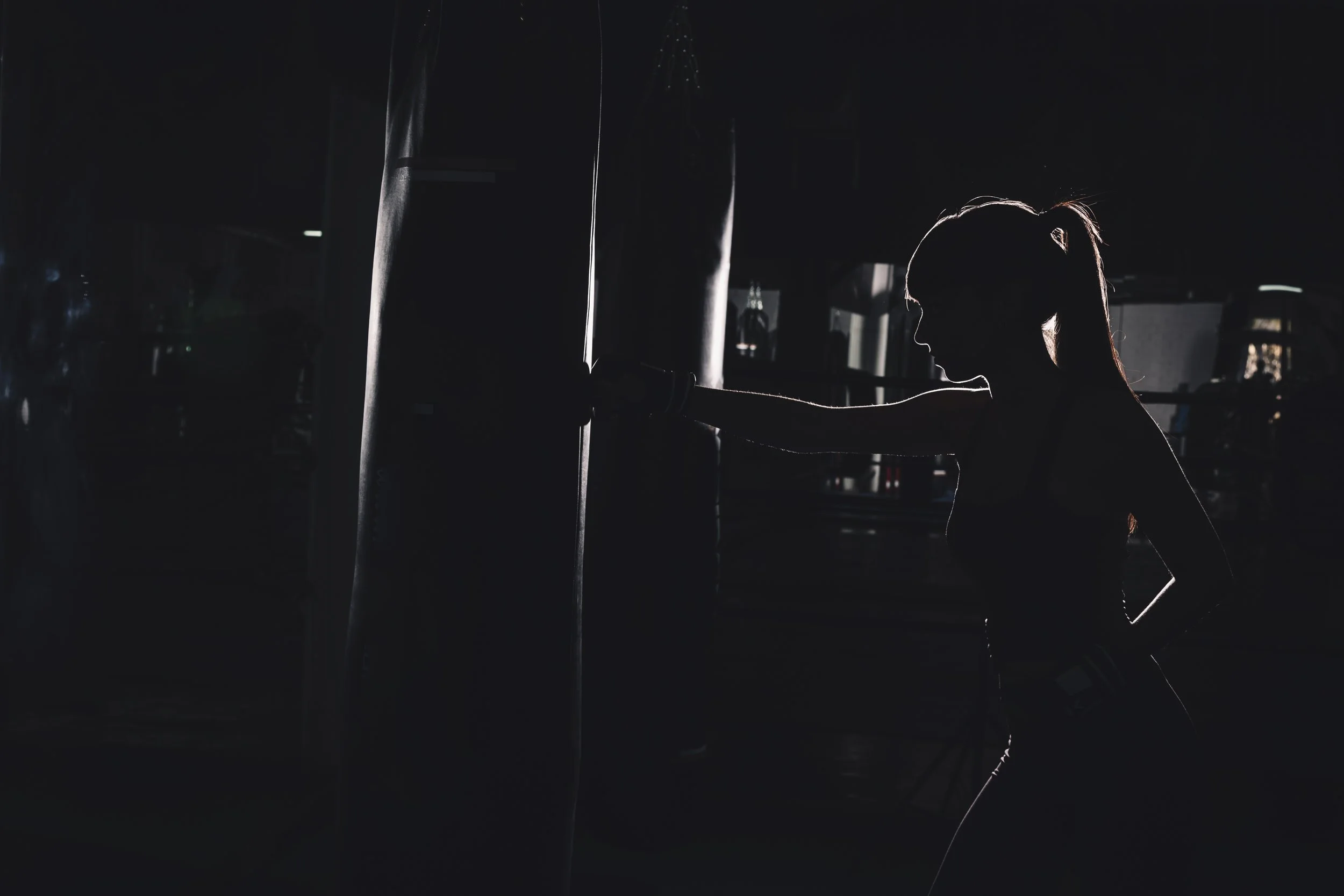 silhouette-woman-boxing.jpg