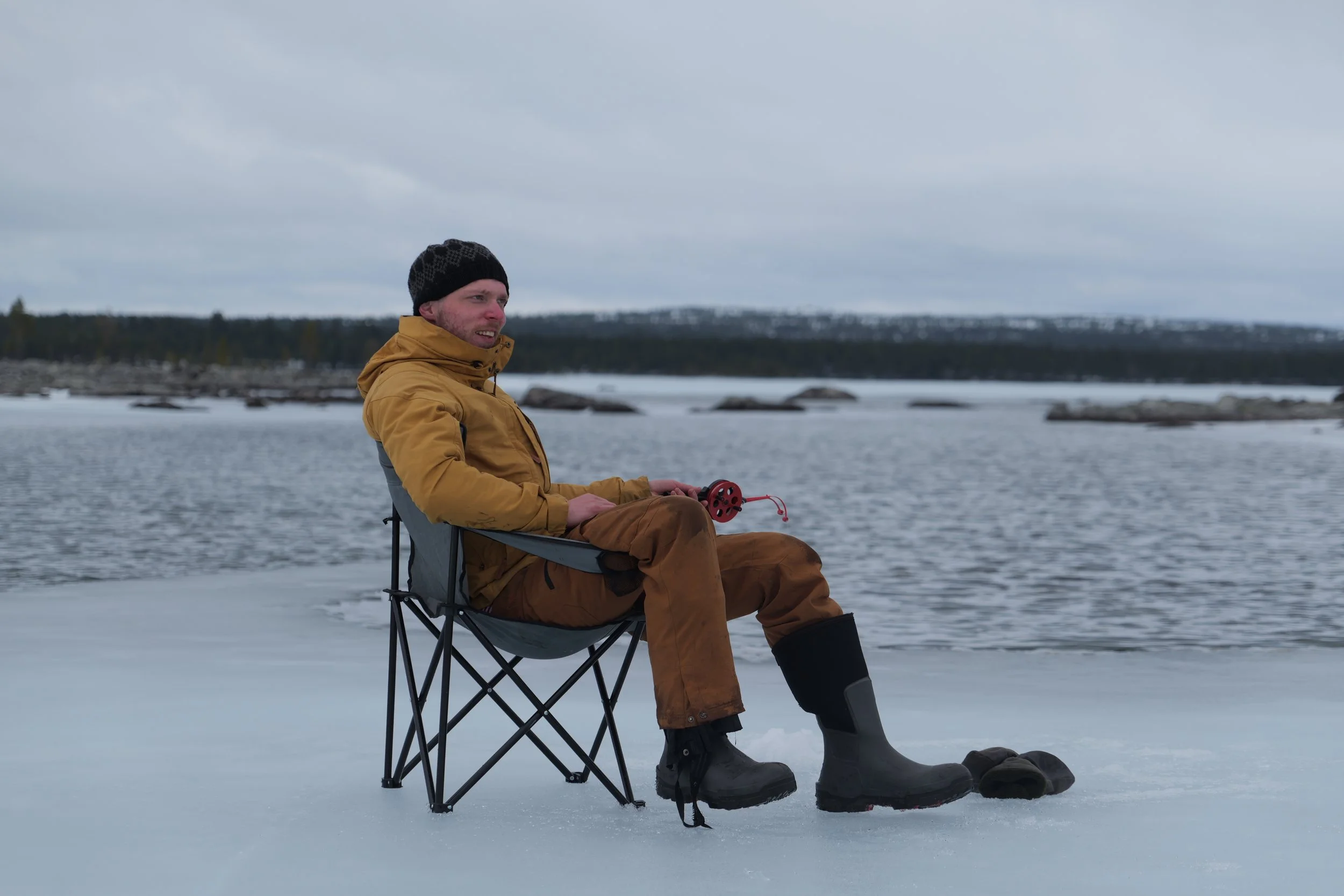 Ice fishing tours in Oulu