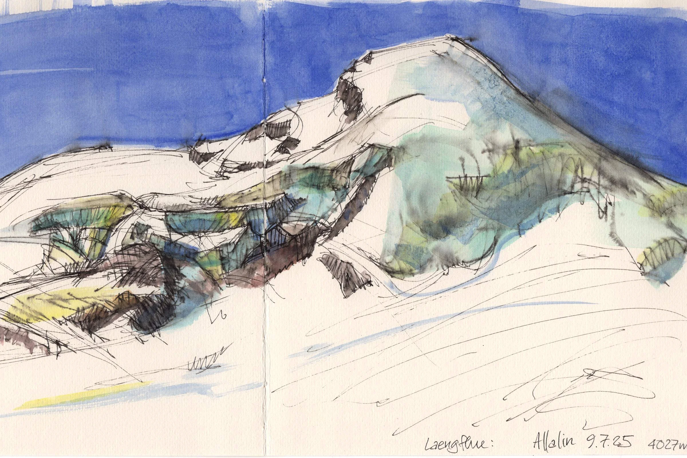 Aquarellzeichnung eines Berges unter einem blauen Himmel, mit locker skizzierten Formen und wenigen Farbtönen. Unten rechts steht handschriftlich geschrieben: 'Länge: Alpin 9.7.25 4027'.