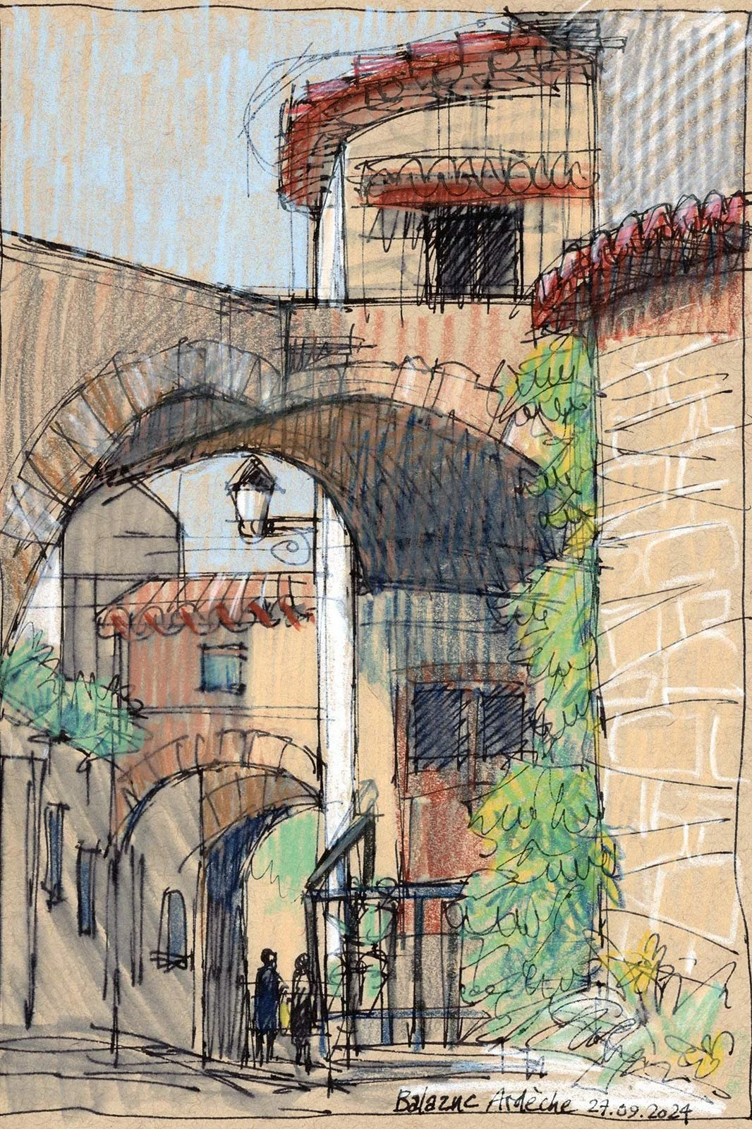 Eine skizzierte Illustration eines historischen Gebäudes mit Bögen, Terrakottadächern und einer an einer Wand wachsenden Kletterpflanze.