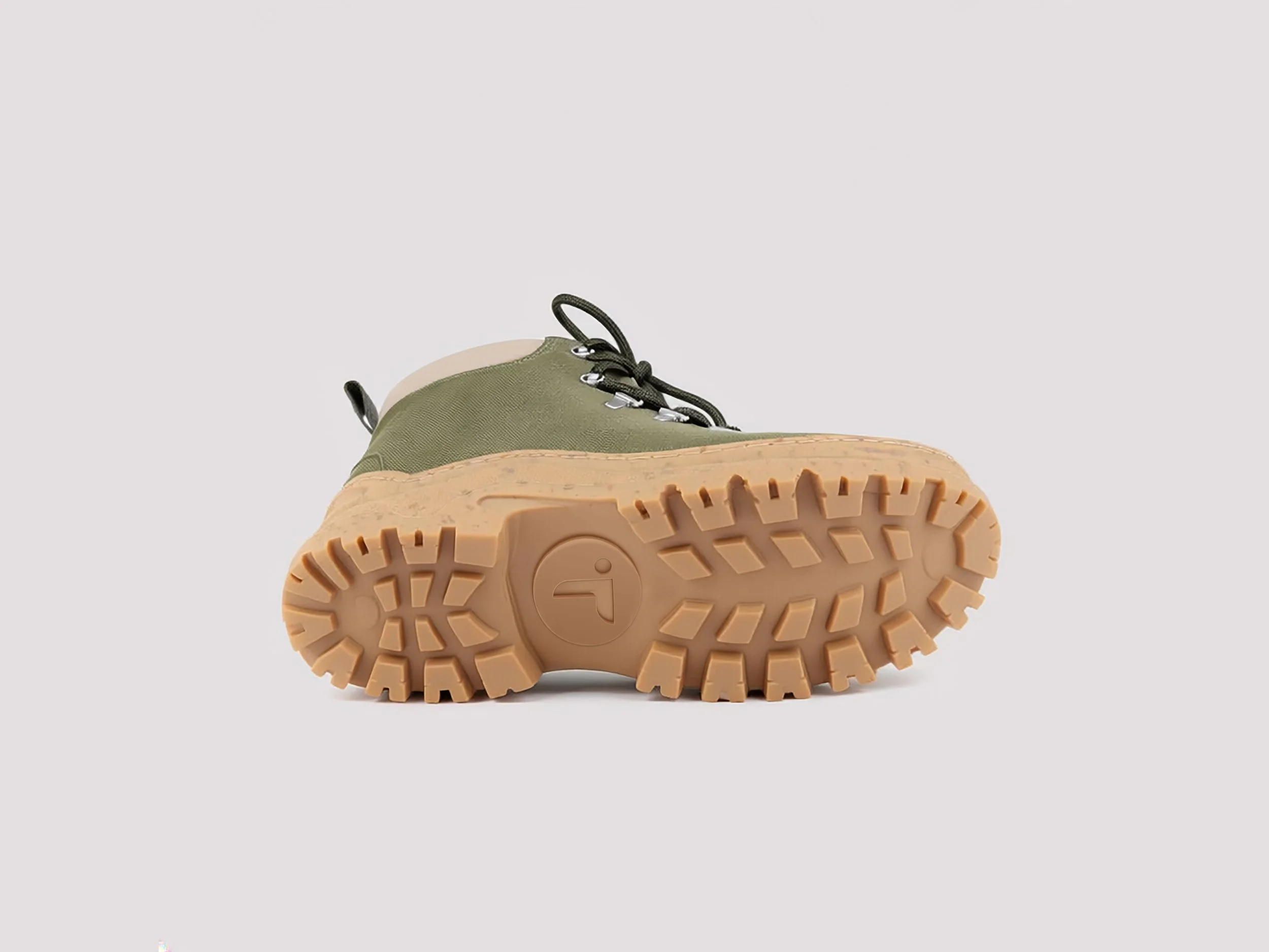 Thesus_Outdoors_Shoe_Bottom.jpg