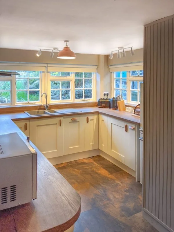Fro Awel Holiday Cottage Kitchen