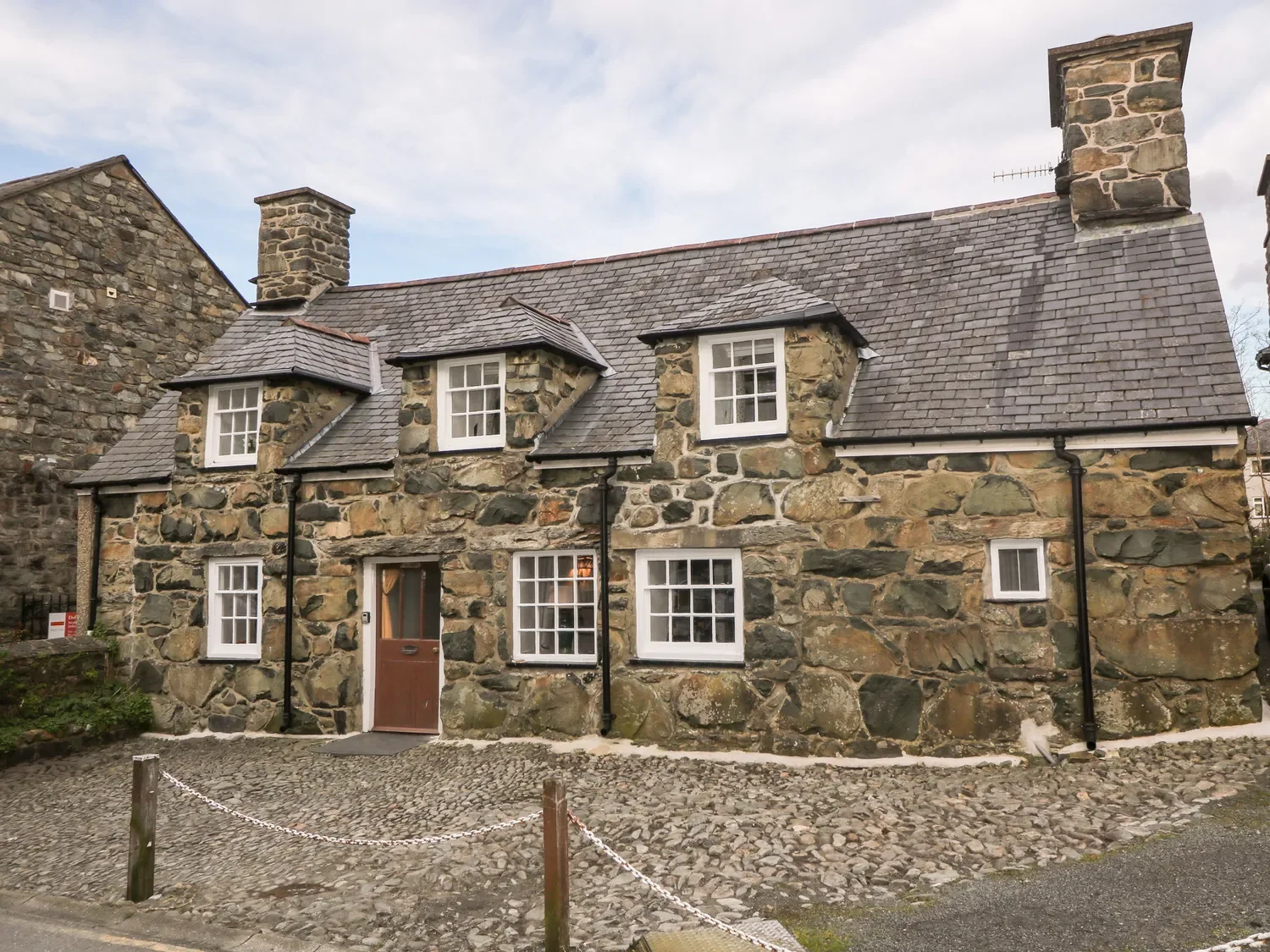 Private parking at Dolgellau Holiday Cottage