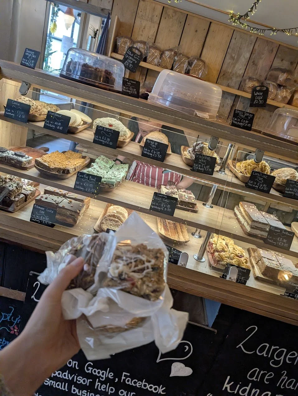 Picture of Popty Dref Bakery Cake Counter