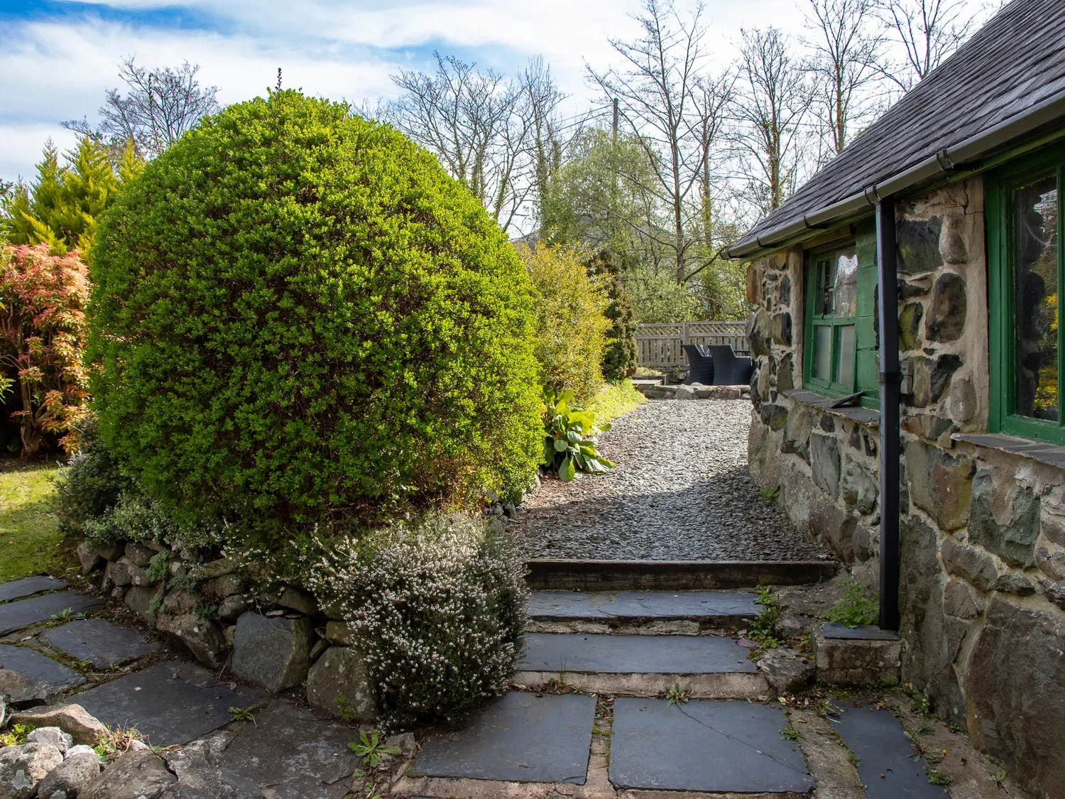 Garden at Fro Awel Holiday Cottage in Dolgellau