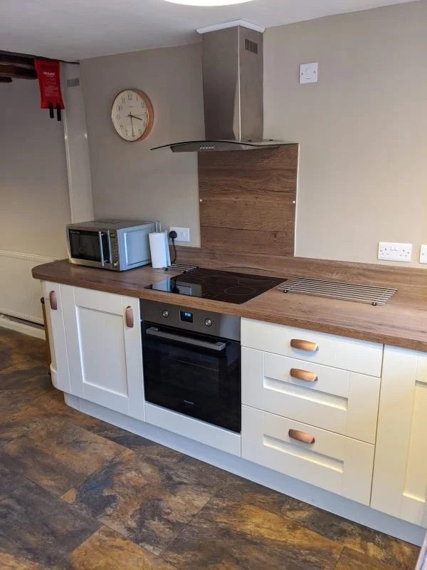 Fro Awel Holiday Cottage Kitchen Oven