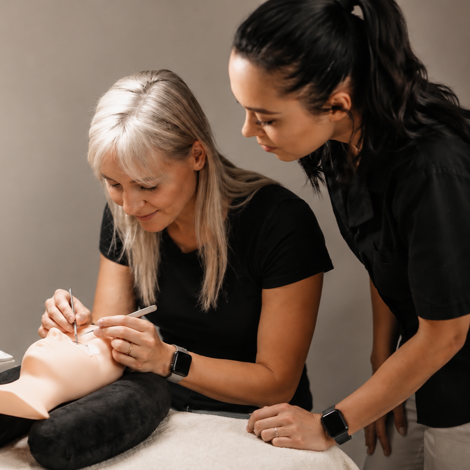 How to Become a Lash Technician in New Zealand: A Beginner’s Guide