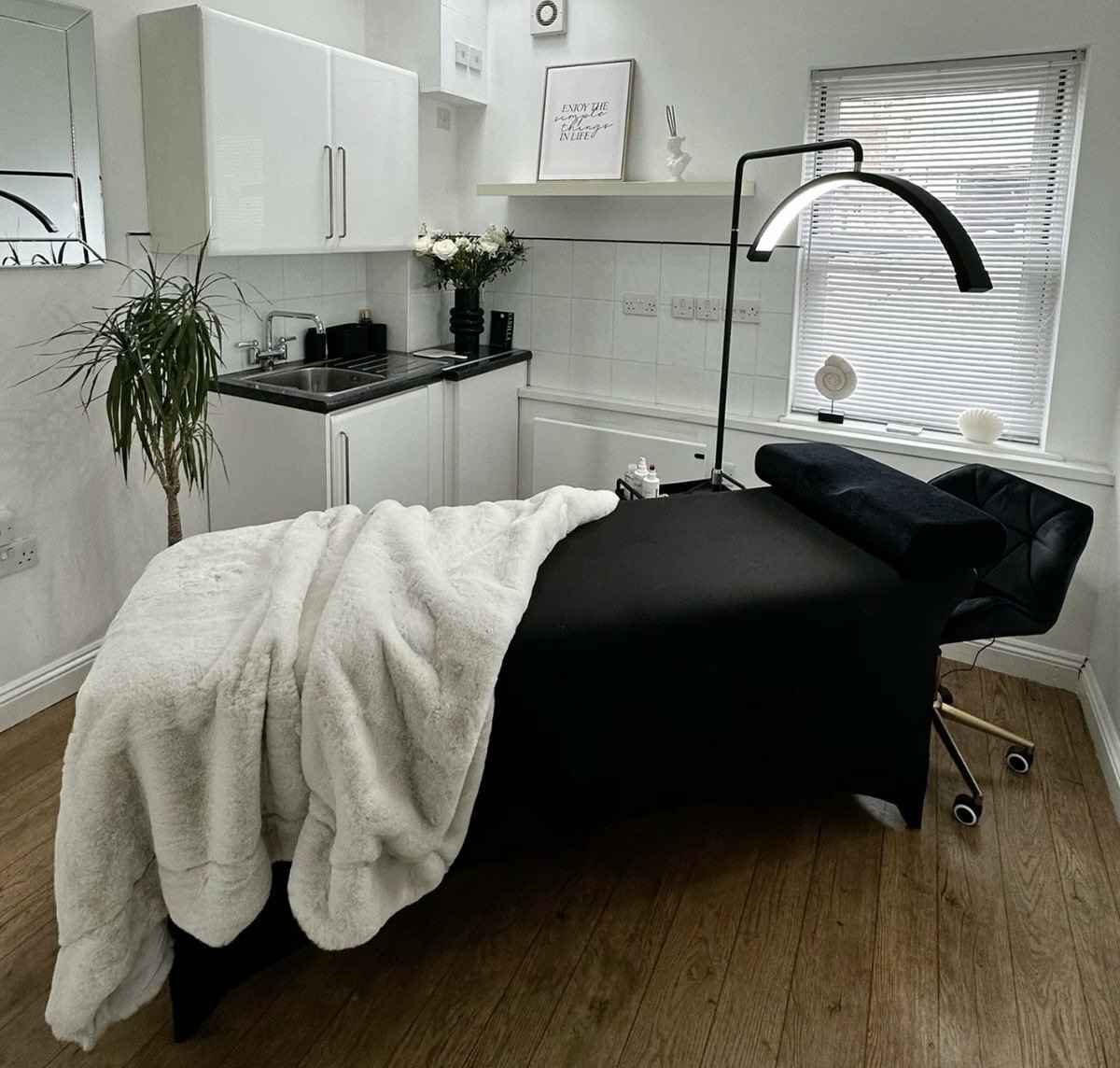 How Much Does It Cost to Start a Lash Business in NZ?