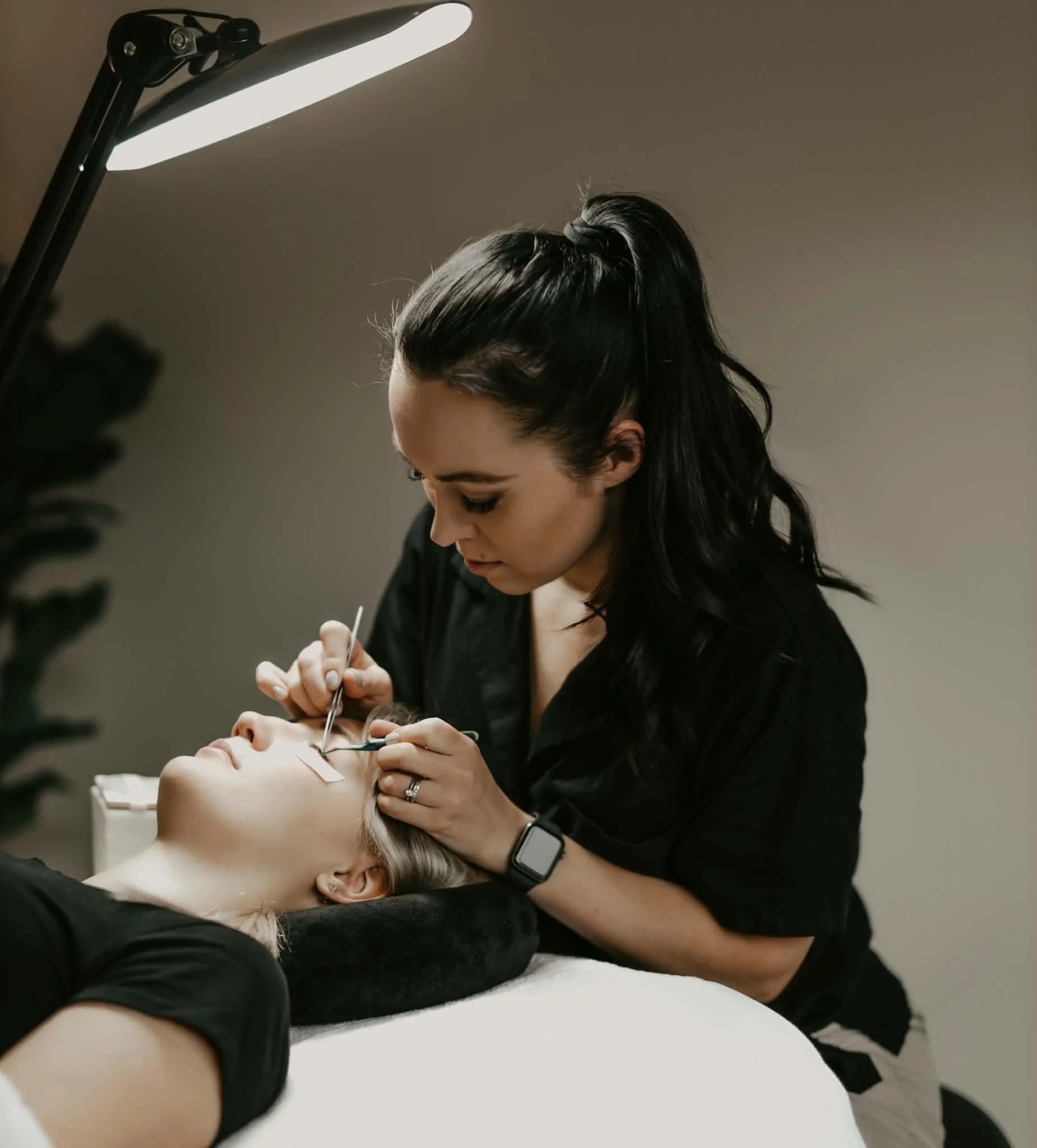 How Much Can a Lash Technician Earn in New Zealand?