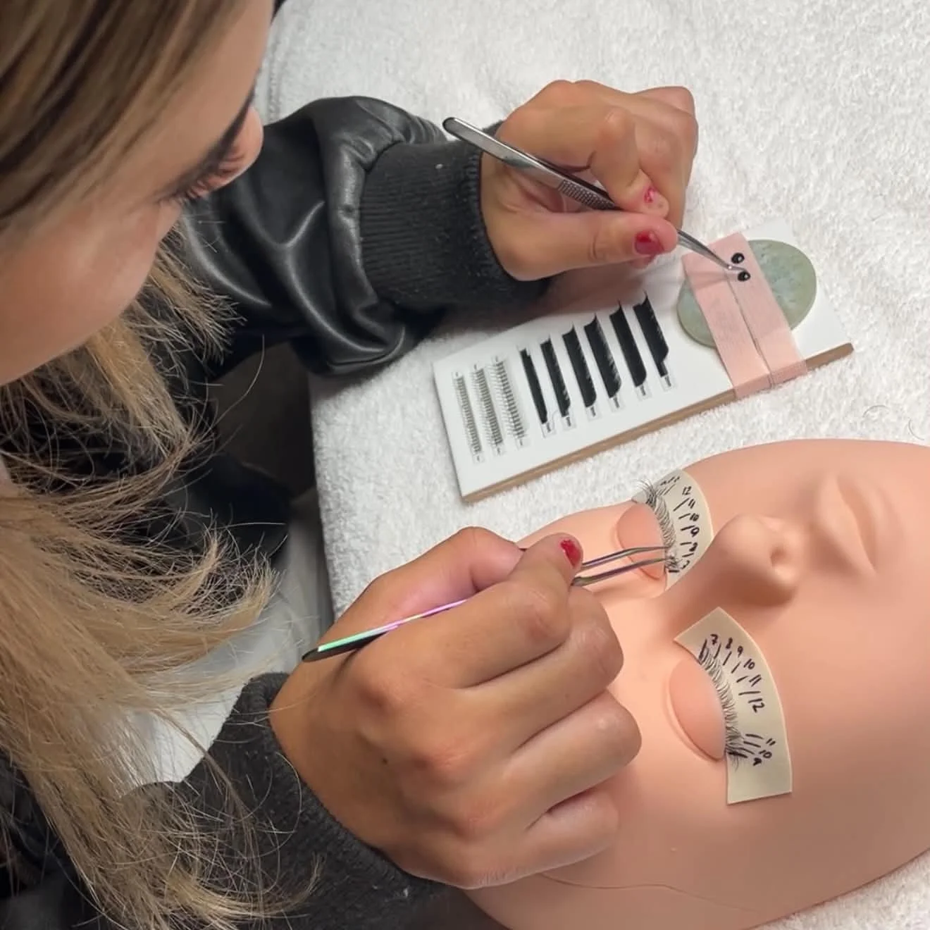 How Long Should a Beginner Lash Set Take?